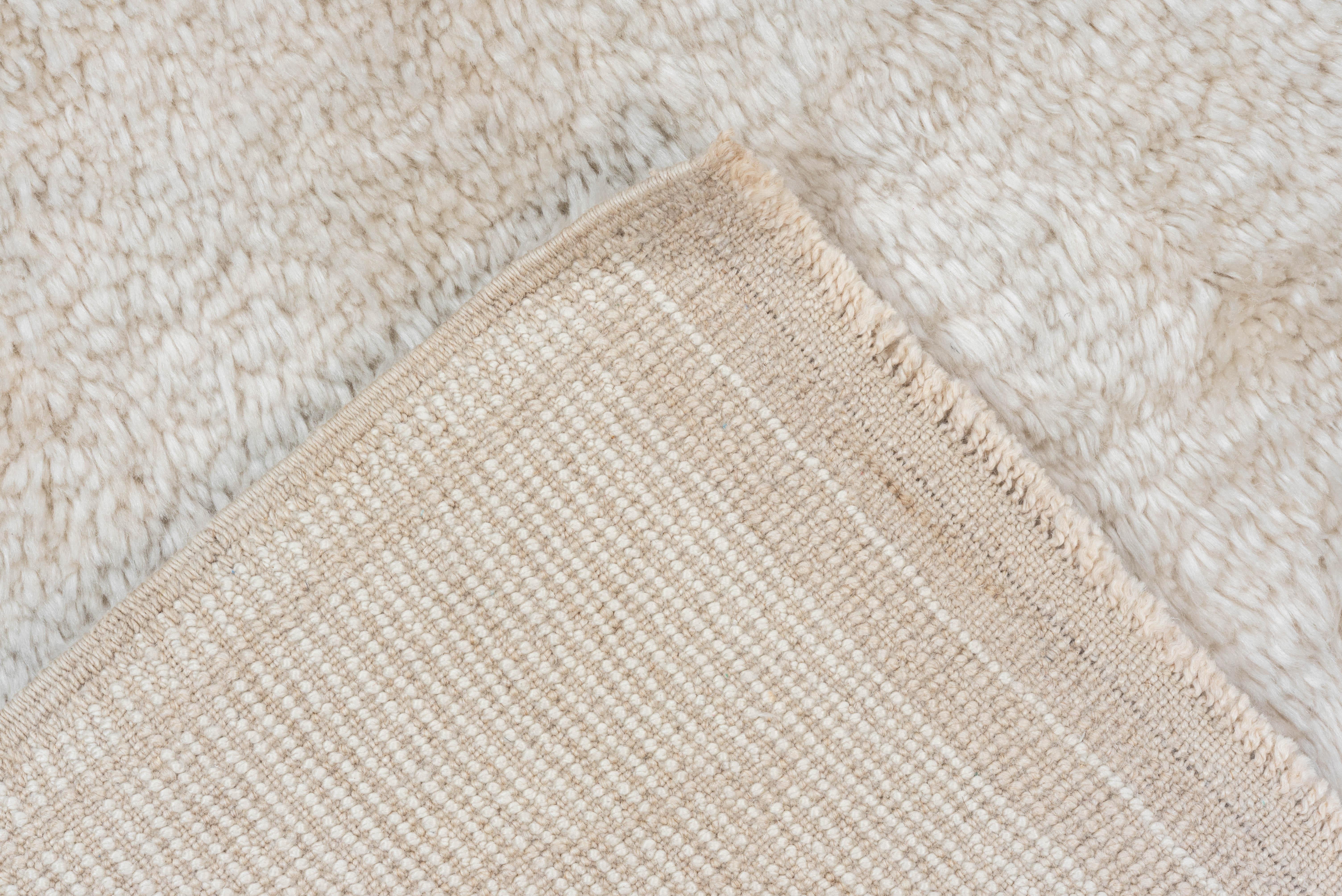20th Century Contemporary Hand-Knotted Moroccan Rug Solid Ivory Wool For Sale