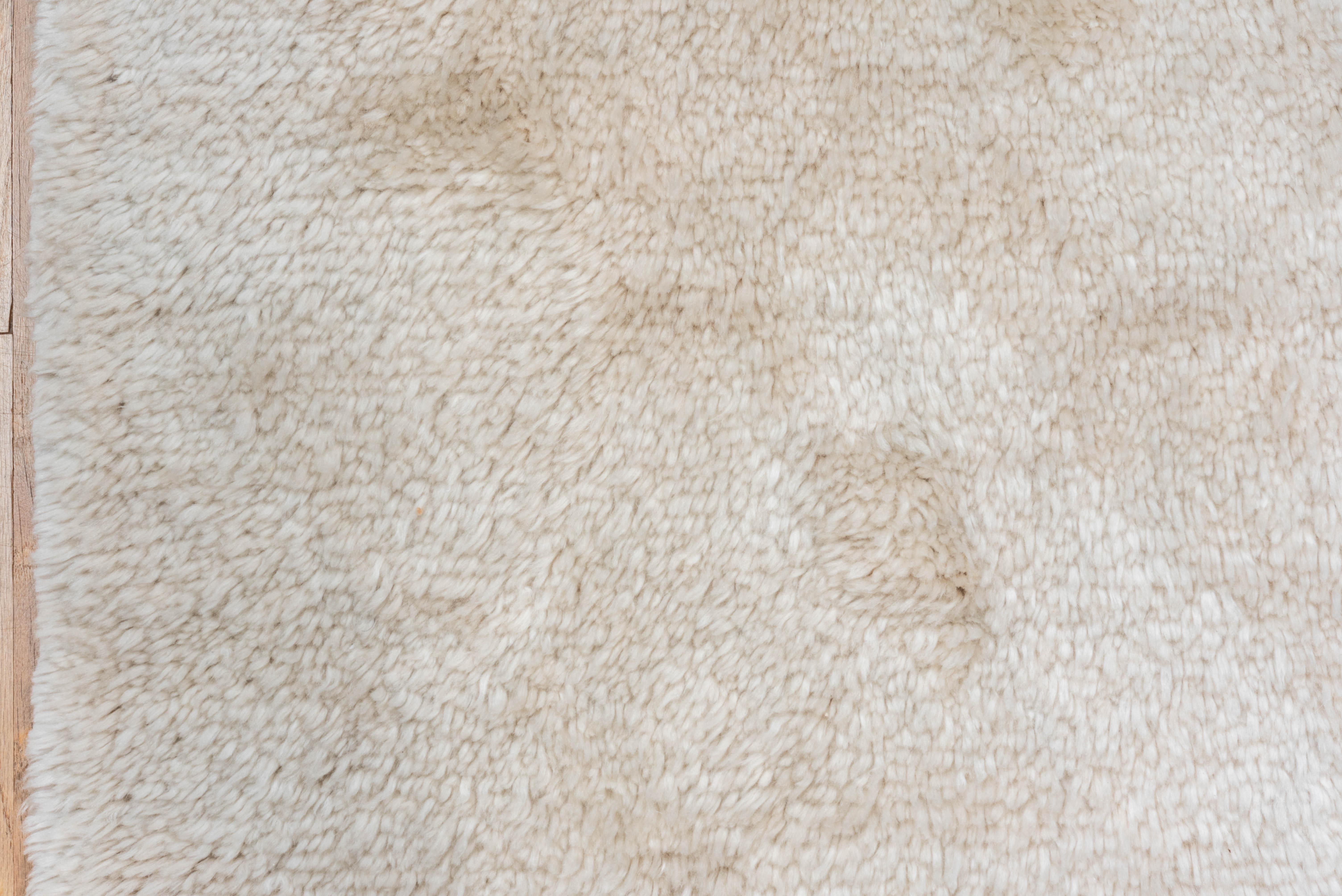Contemporary Hand-Knotted Moroccan Rug Solid Ivory Wool For Sale 1