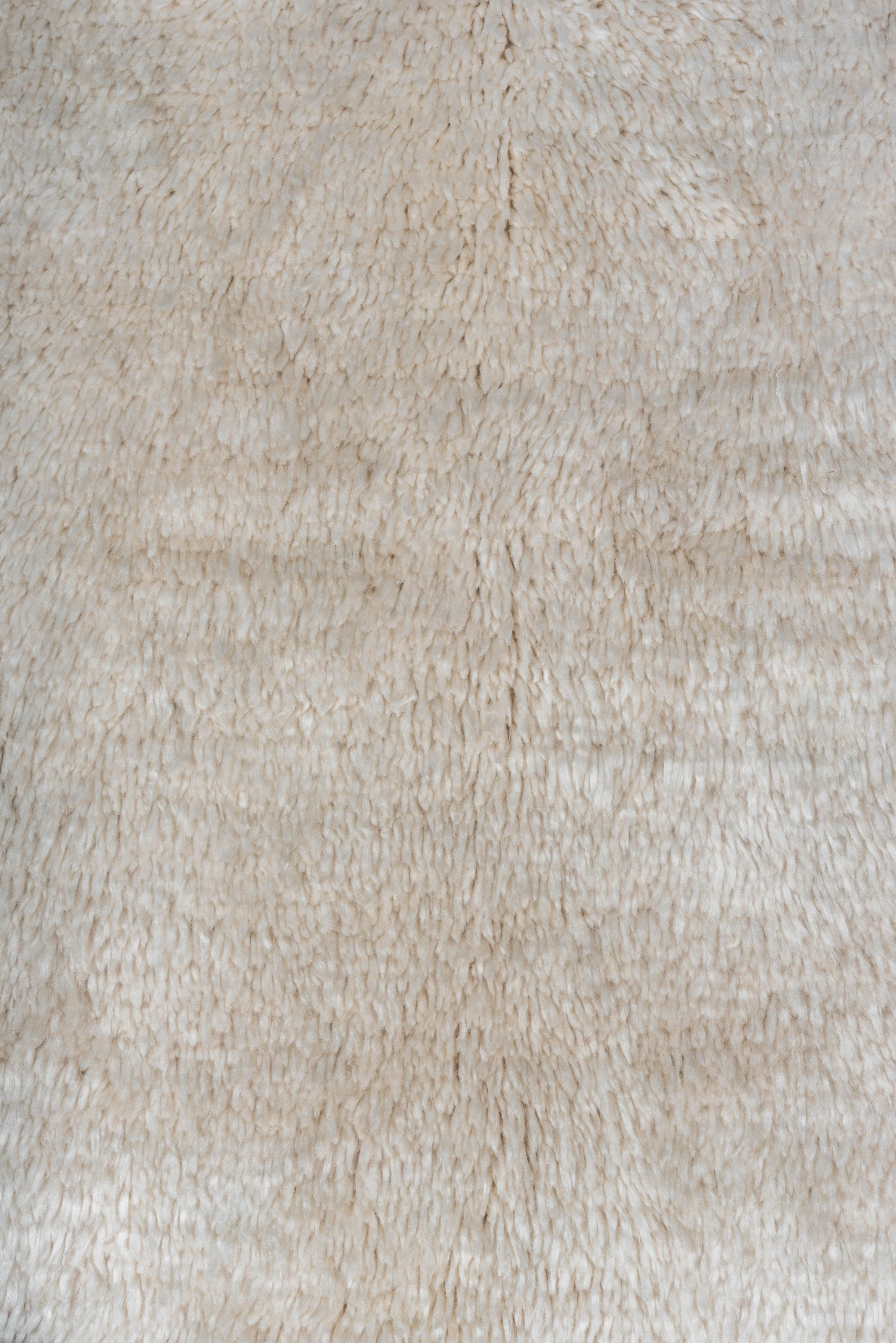 Contemporary Hand-Knotted Moroccan Rug Solid Ivory Wool For Sale 2
