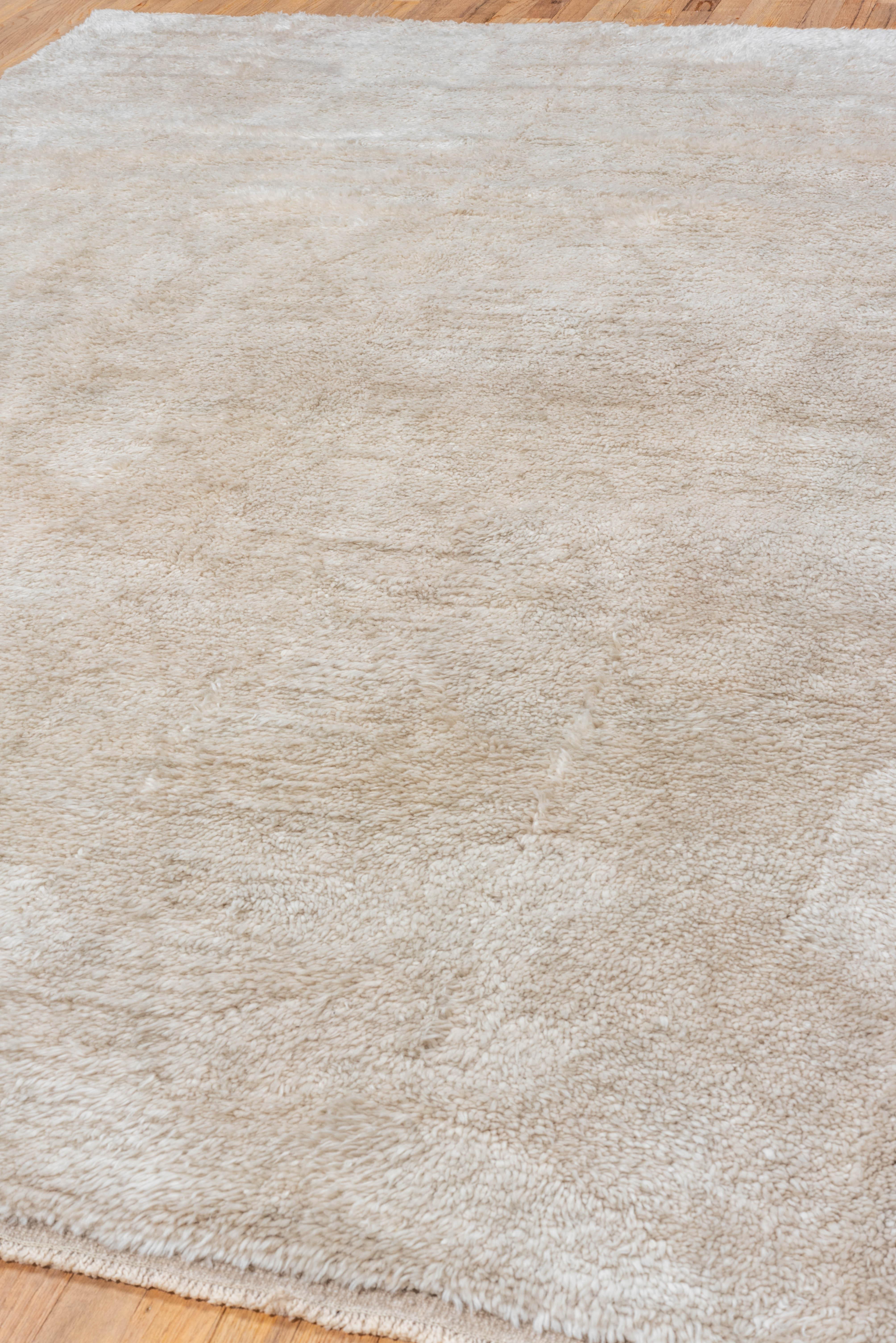 Contemporary Hand-Knotted Moroccan Rug Solid Ivory Wool For Sale 3