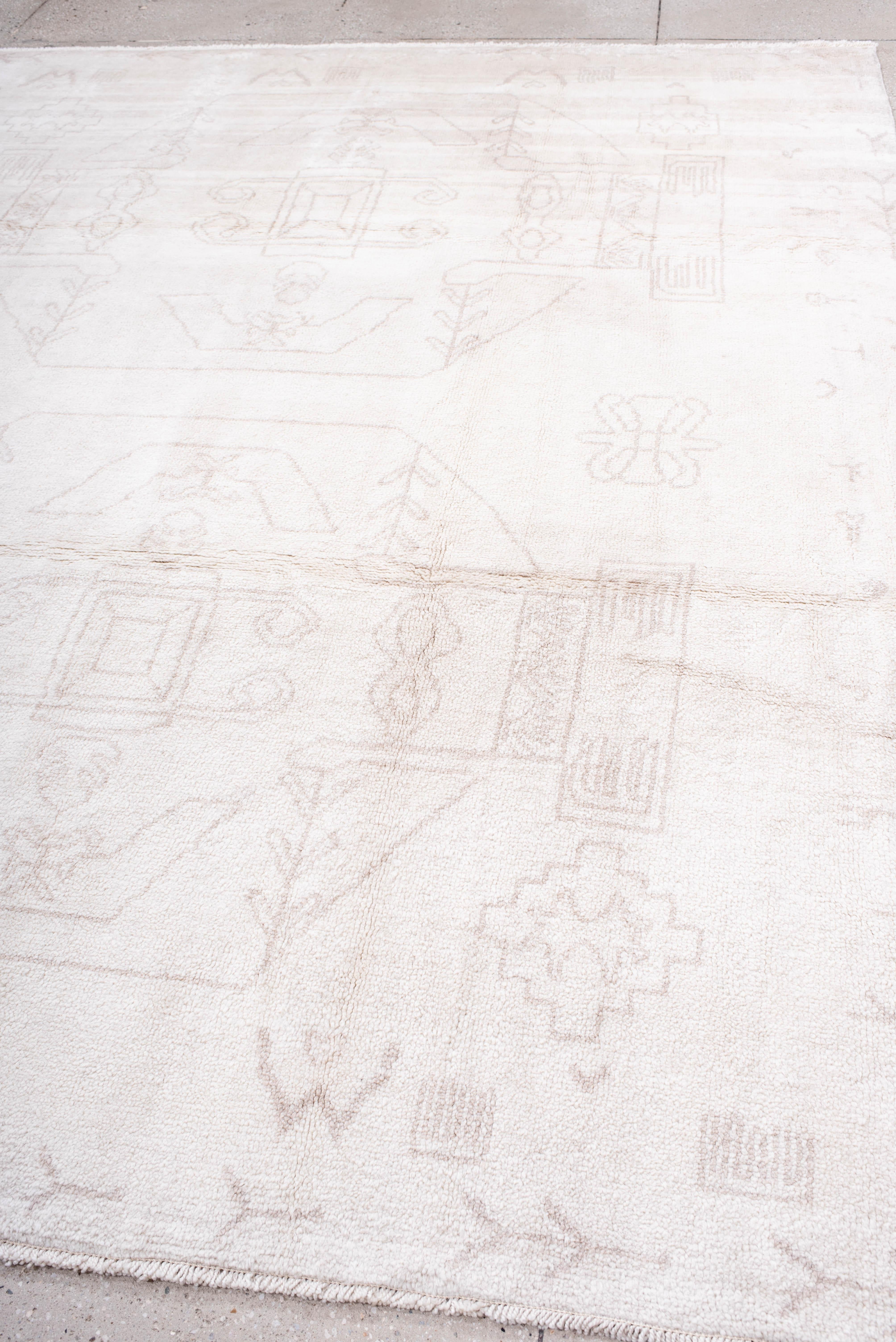 Zeitgenössischer handgeknüpfter marokkanischer Teppich Tonal Elfenbein Stammesmotive im Angebot 2