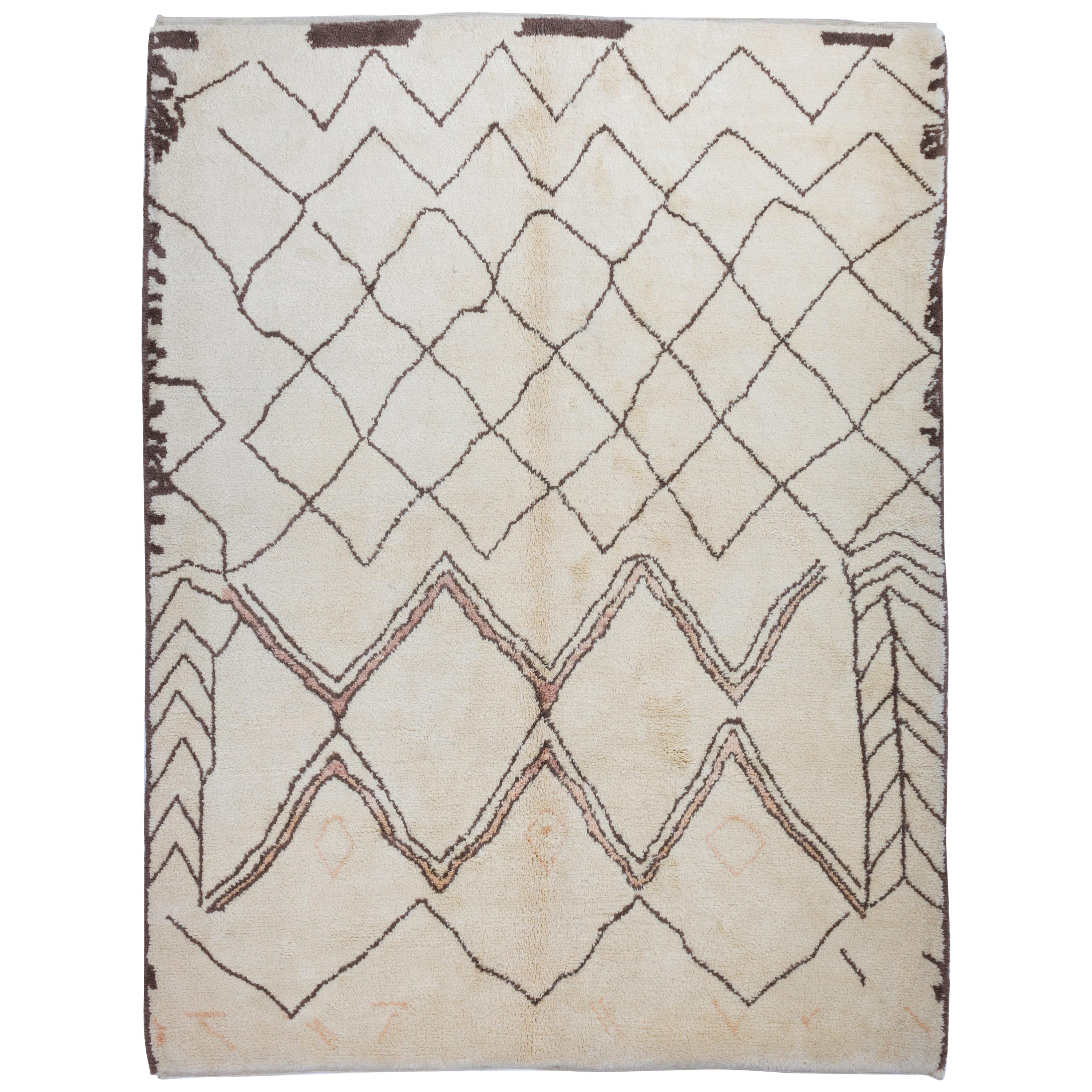 Tapis berbère marocain contemporain fait à la main. 100 % laine. Options sur-mesure disponibles en vente