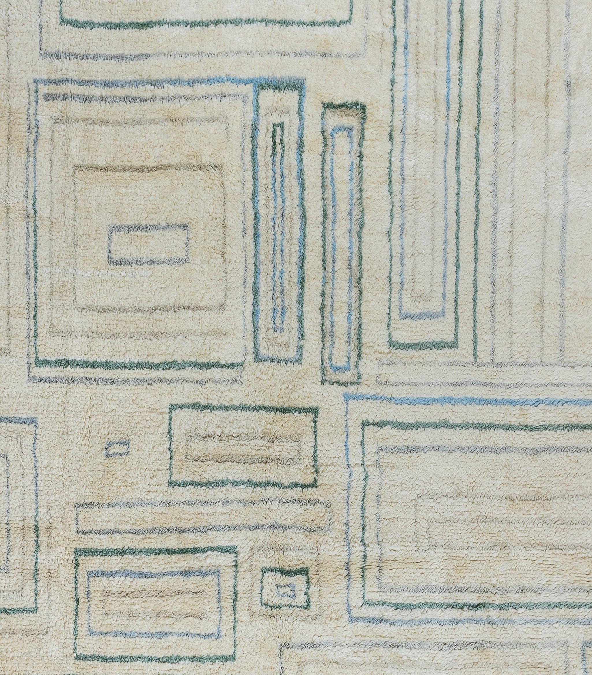 Contemporary Hand Knotted Tulu Rug in Beige, 100% Wolle, Custom Options Available im Zustand „Neu“ im Angebot in Spring Valley, NY