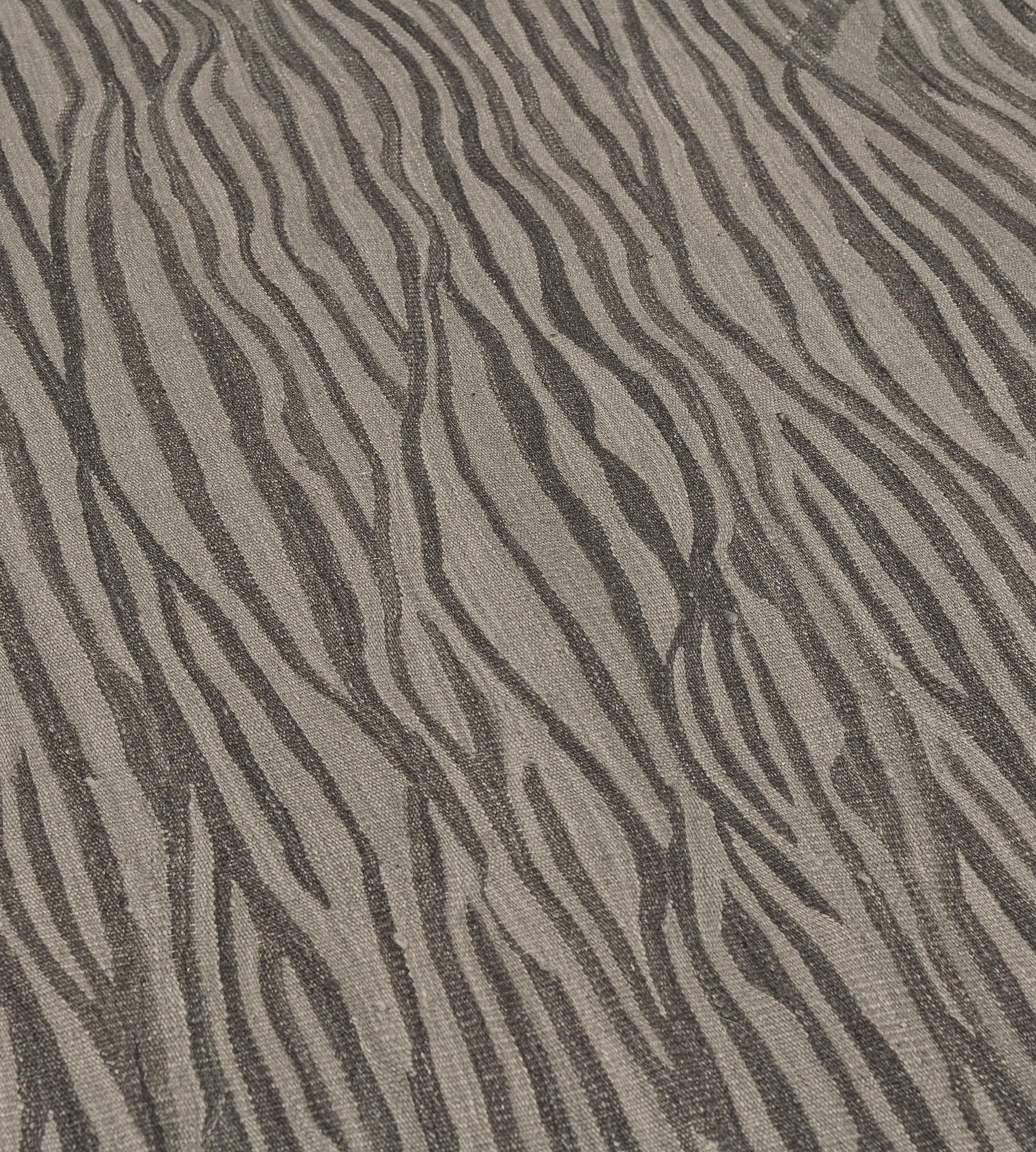 Contemporary Hand-knotted Wool Kilim Rug For Sale 1