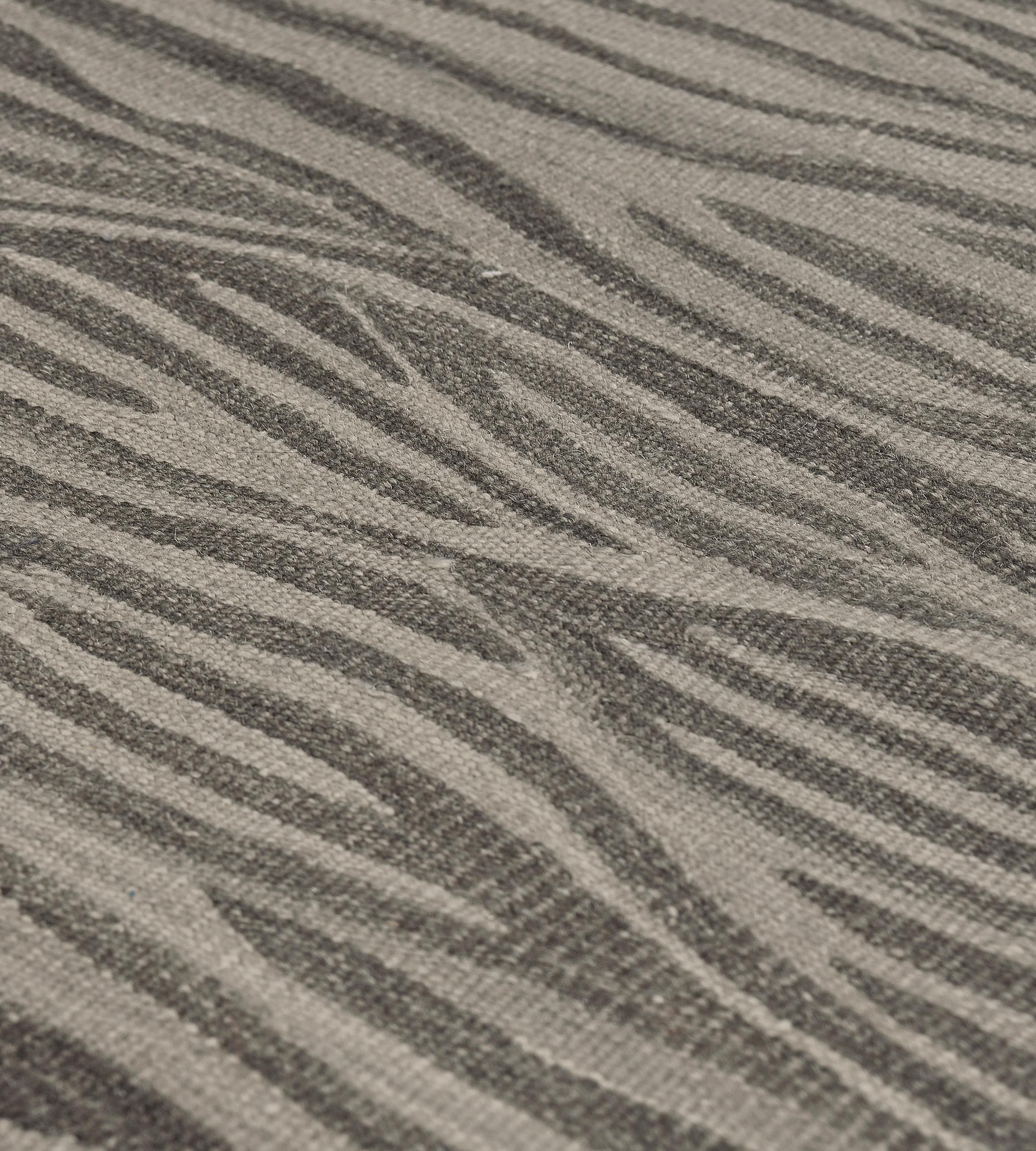 Contemporary Hand-knotted Wool Kilim Rug For Sale 2