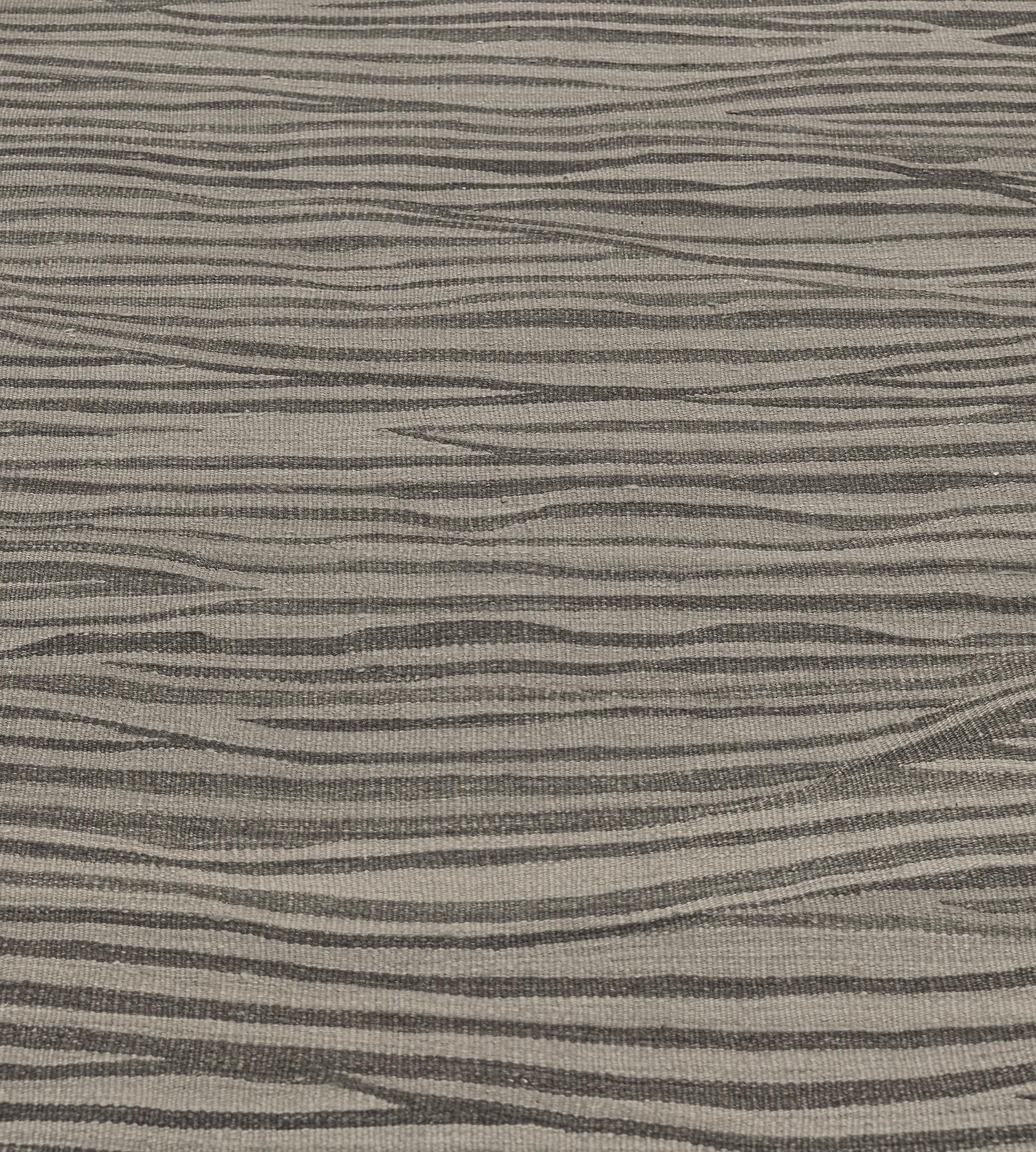 Contemporary Hand-knotted Wool Kilim Rug For Sale 3