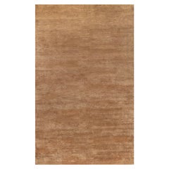 Tappeto contemporaneo in lana annodato a mano in tonalità marrone dorato di Doris Leslie Blau