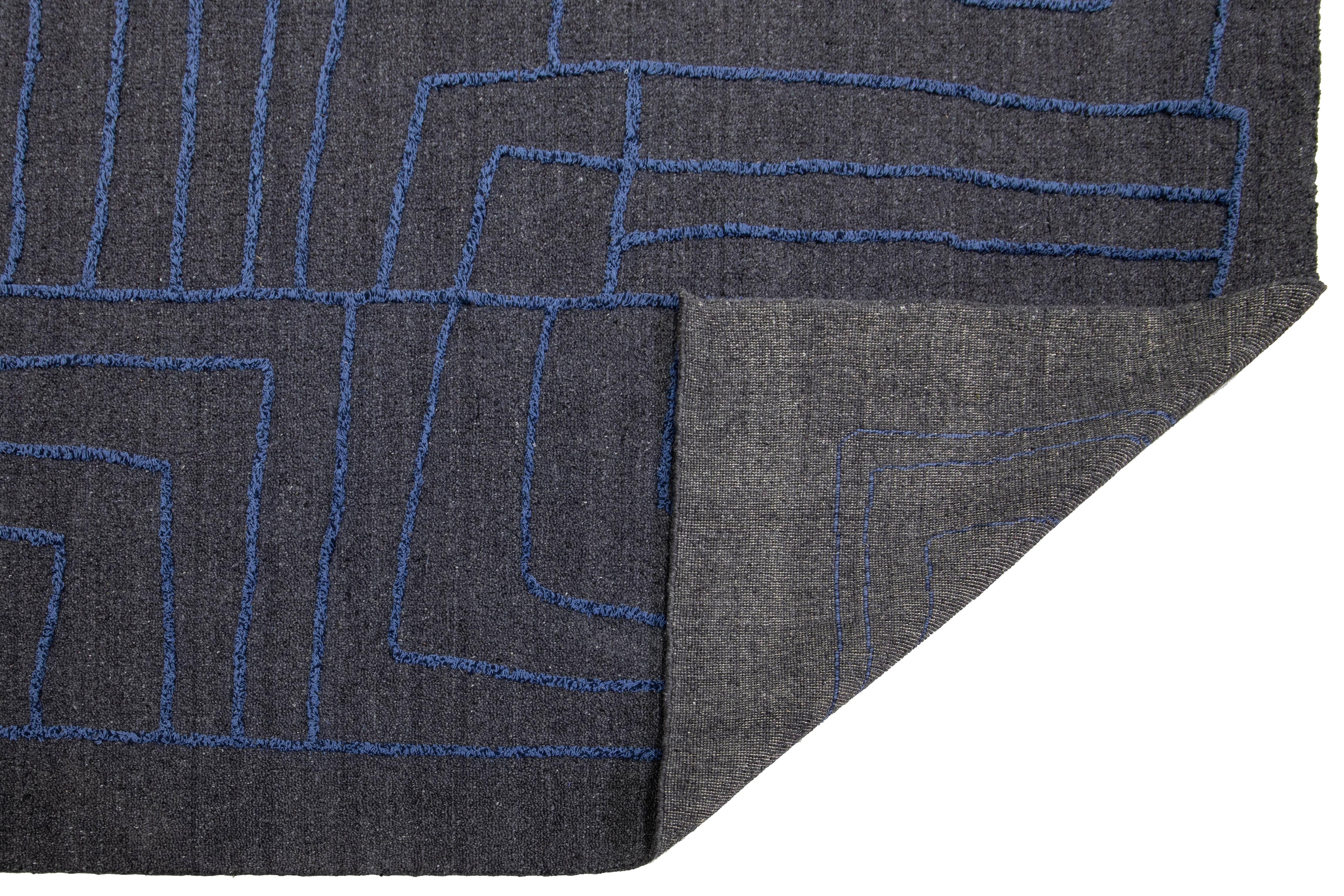 Modern Contemporary Hand Loom Wool Rug In Gray With Abstract Design For Sale