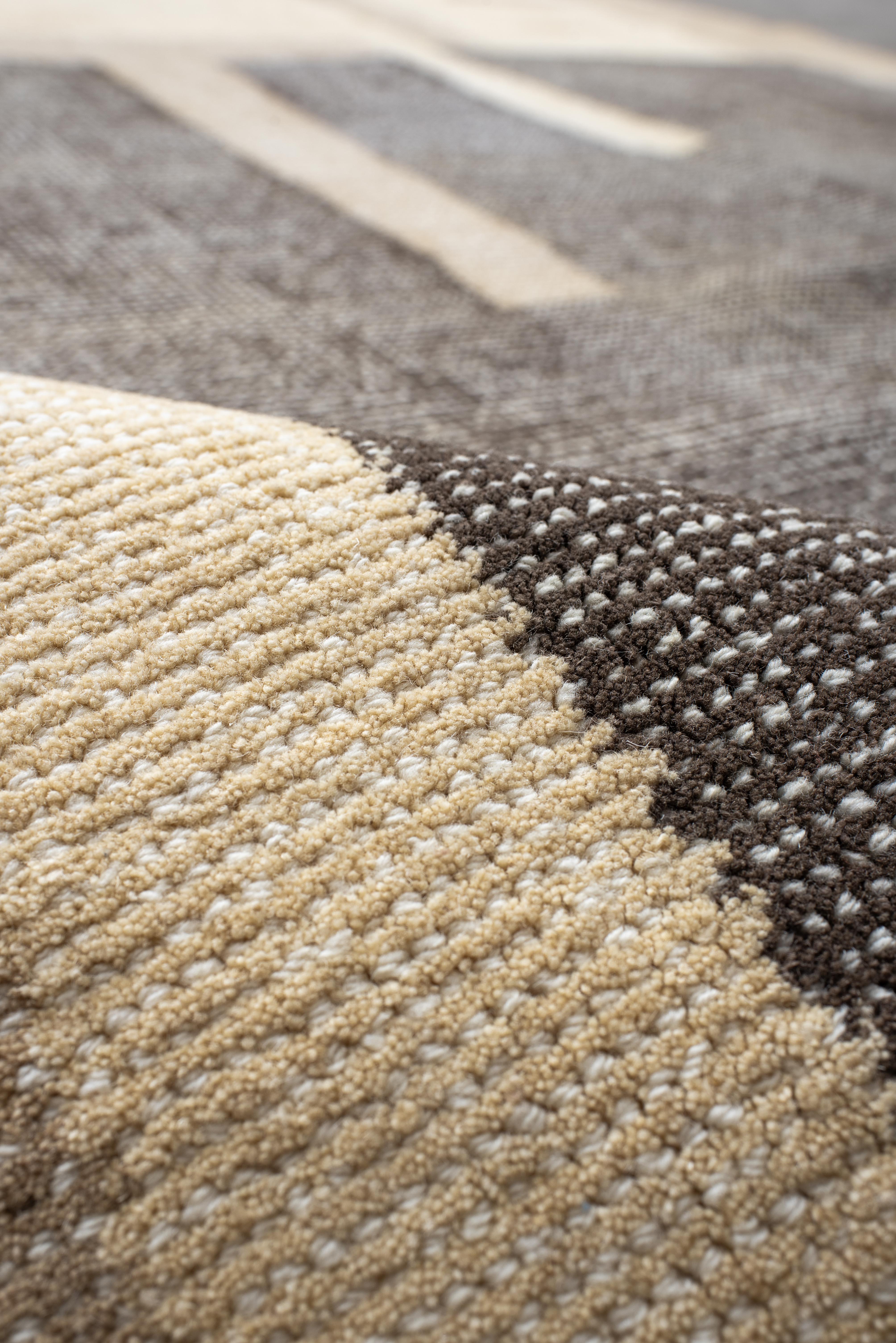 Moderne Tapis contemporain tissé à la main - Design/One architectural en anthracite et crème en vente