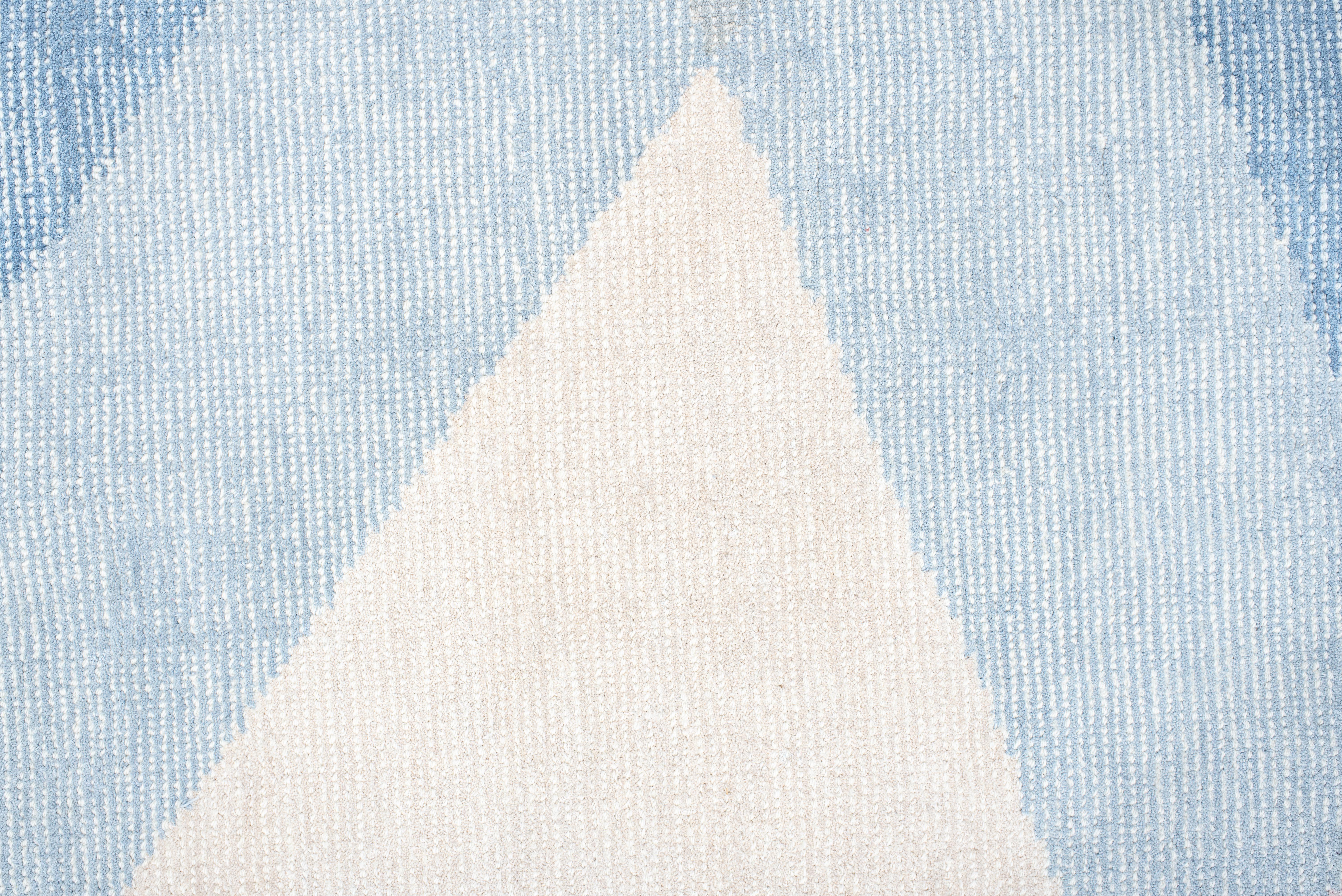 Contemporary Hand-Loomed Rug – Diagonal Geometric Pattern in Ice Blue and Ivory For Sale 1