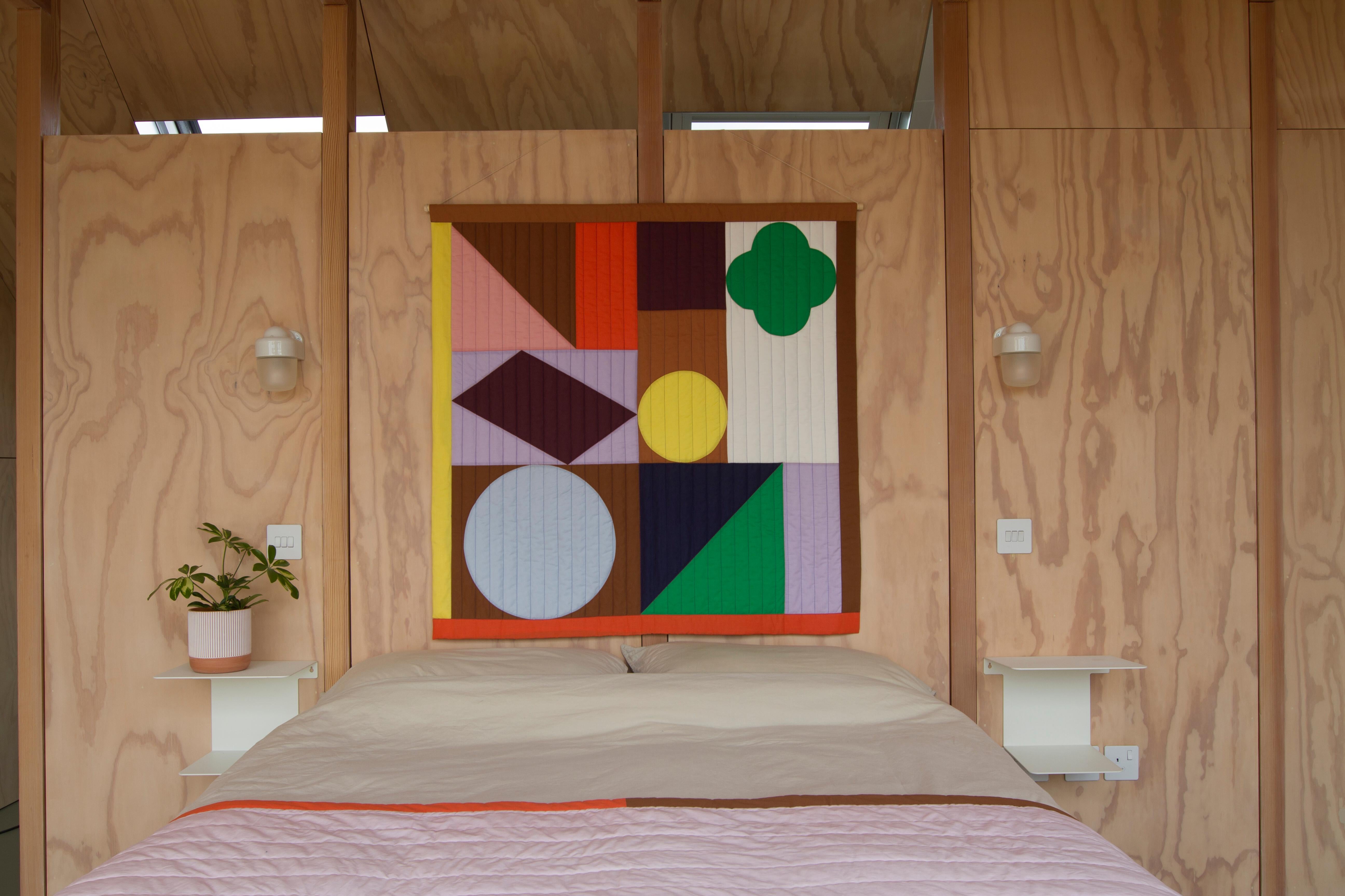 Contemporary hand made patchwork and quilted wall hanging, Organic cotton In New Condition For Sale In London, London