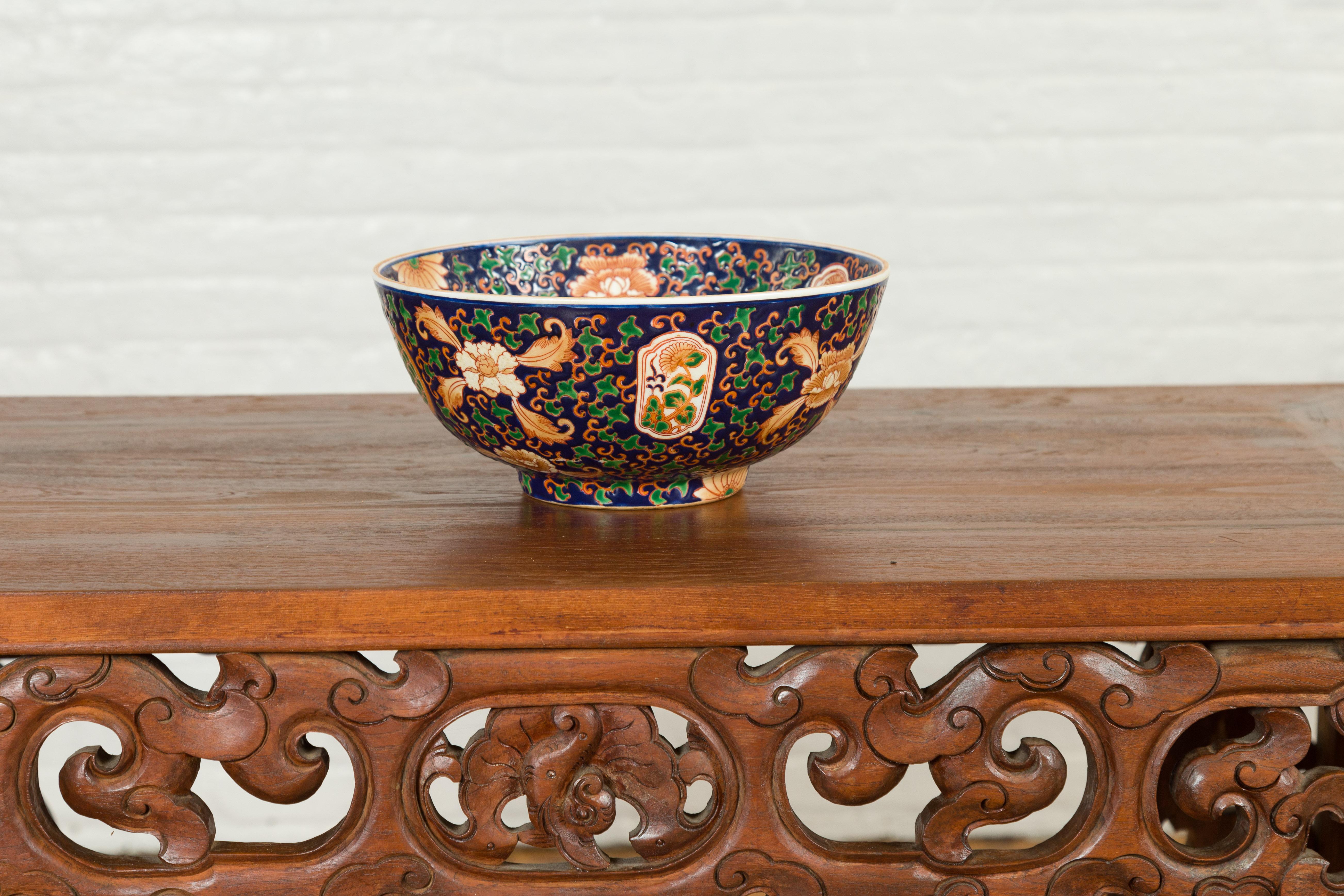 Contemporary Hand Painted Chinese Floral Decor Bowl with Cobalt Blue Ground For Sale 5