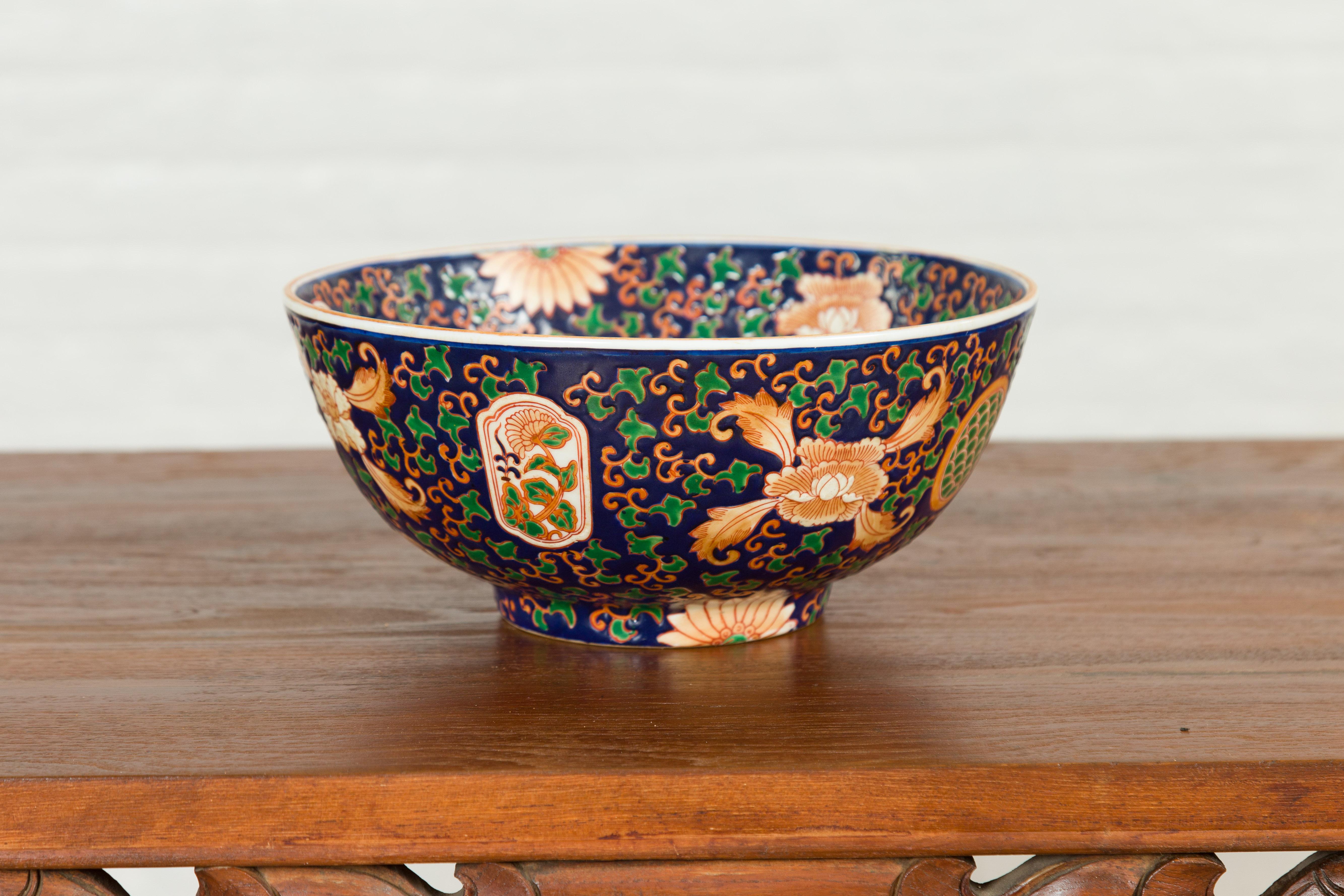 Contemporary Hand Painted Chinese Floral Decor Bowl with Cobalt Blue Ground For Sale 6