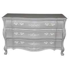 Commodes and Chests of Drawers