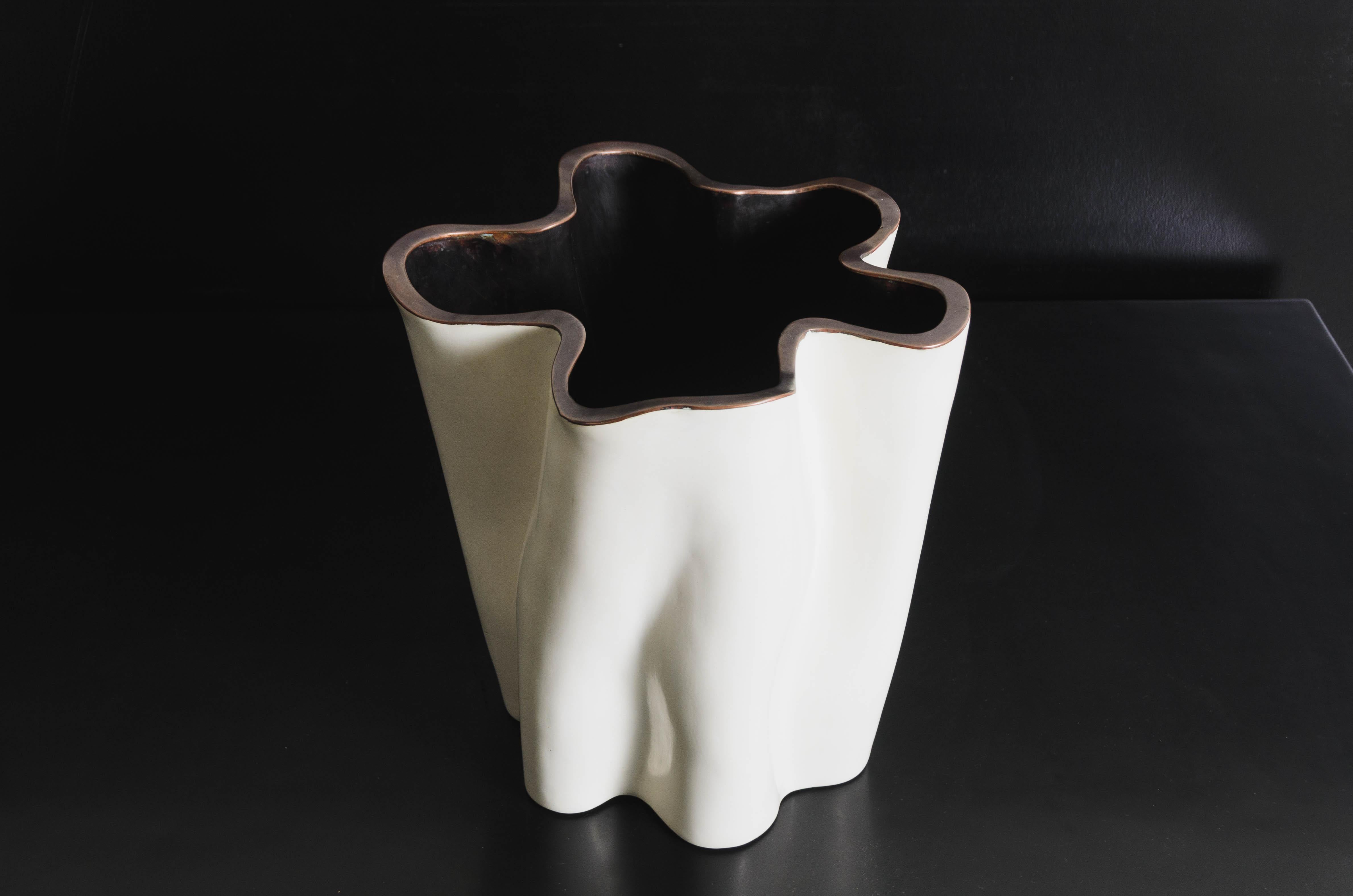 Contemporary Hand Repoussé Ji Guan Hua Vase in Cream Lacquer by Robert Kuo In New Condition For Sale In Los Angeles, CA