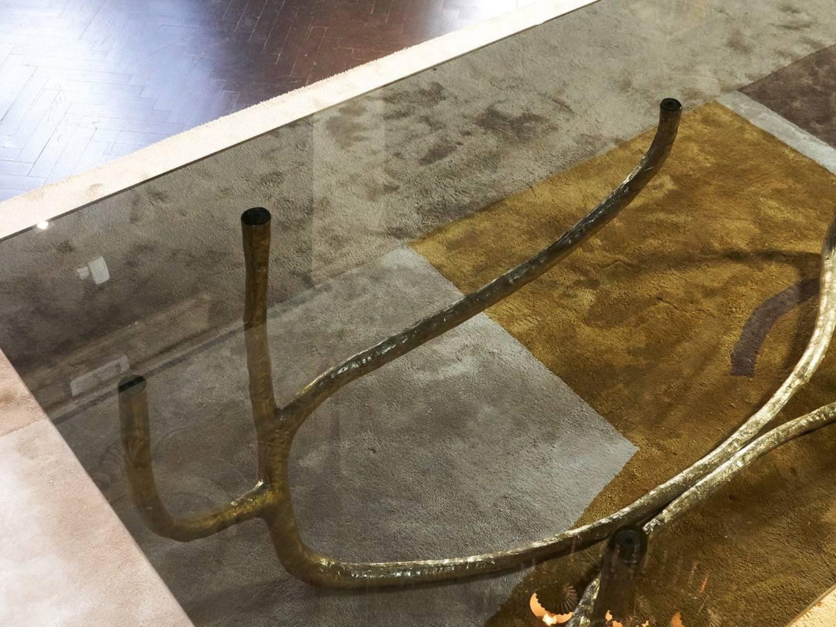 Thaïlandais Table console contemporaine en laiton mat sculpté par Misaya en vente