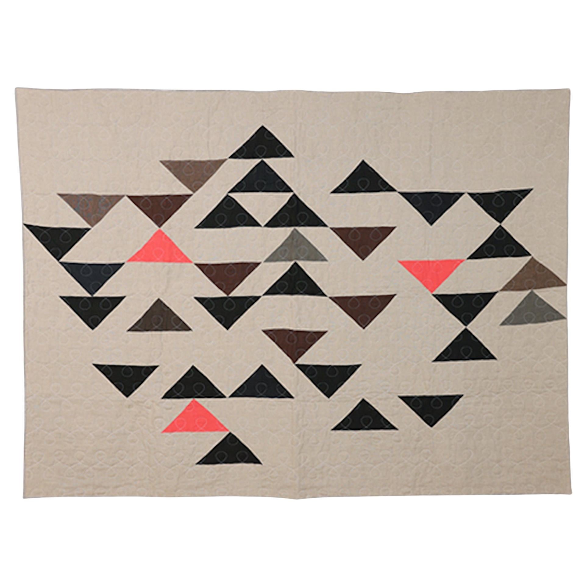 Contemporary hand-sewn Trianni quilt by British master maker For Sale