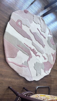 Contemporary Hand-Tufted Wool Rug, Organic Round Shape in Soft Neutrals