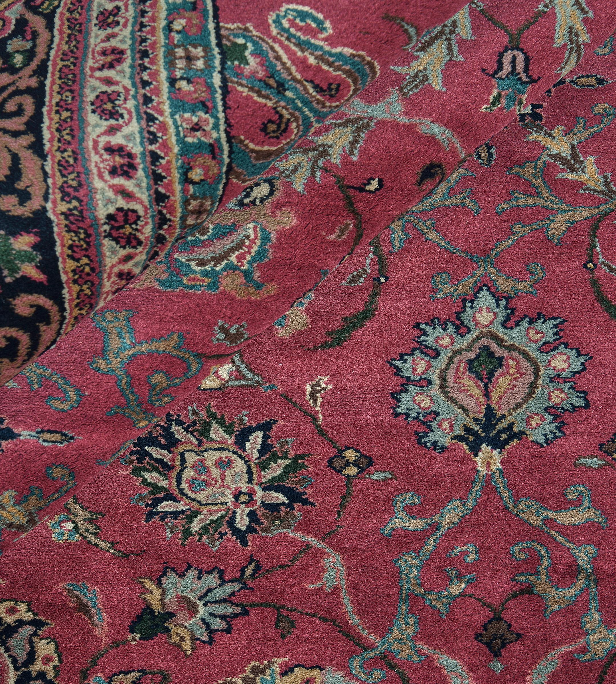 Contemporary Hand-Woven Wool Red Persian Tabriz Rug im Angebot 4