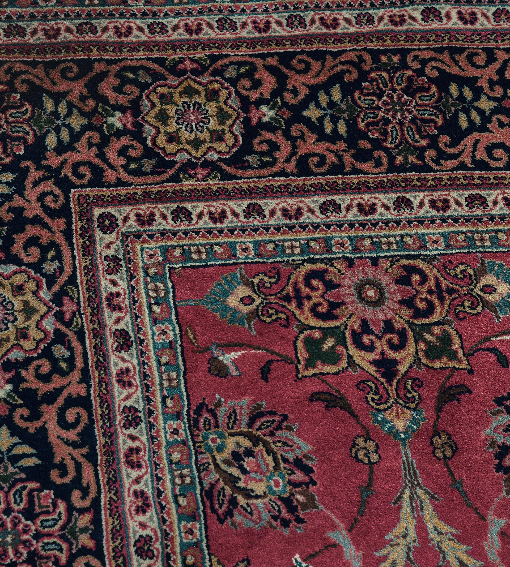 Contemporary Hand-Woven Wool Red Persian Tabriz Rug (21. Jahrhundert und zeitgenössisch) im Angebot