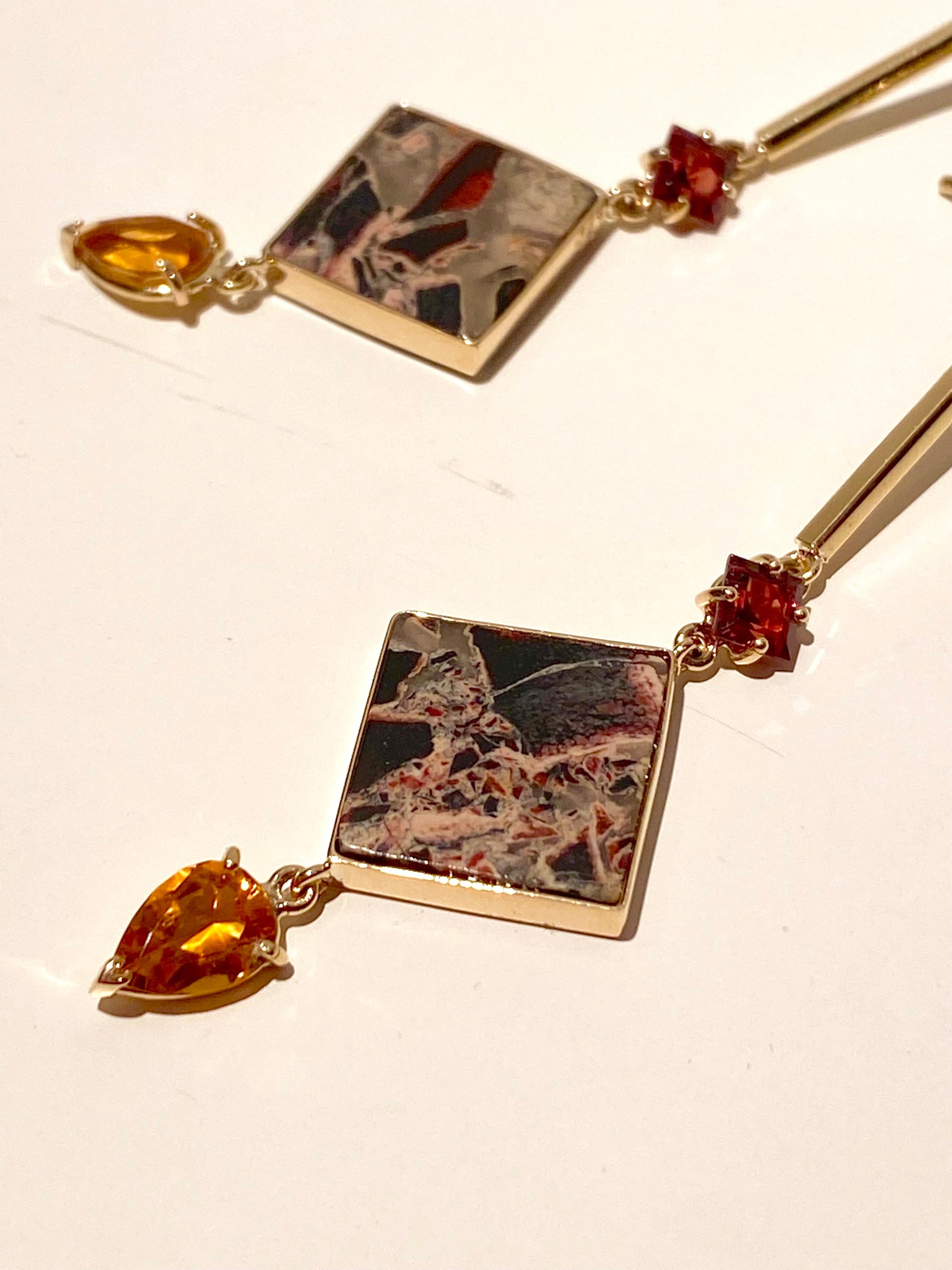 Zeitgenössische handgefertigte Ohrringe aus 18 Karat Gelbgold mit Granat, Citrin und Jaspis-Design für Damen oder Herren im Angebot
