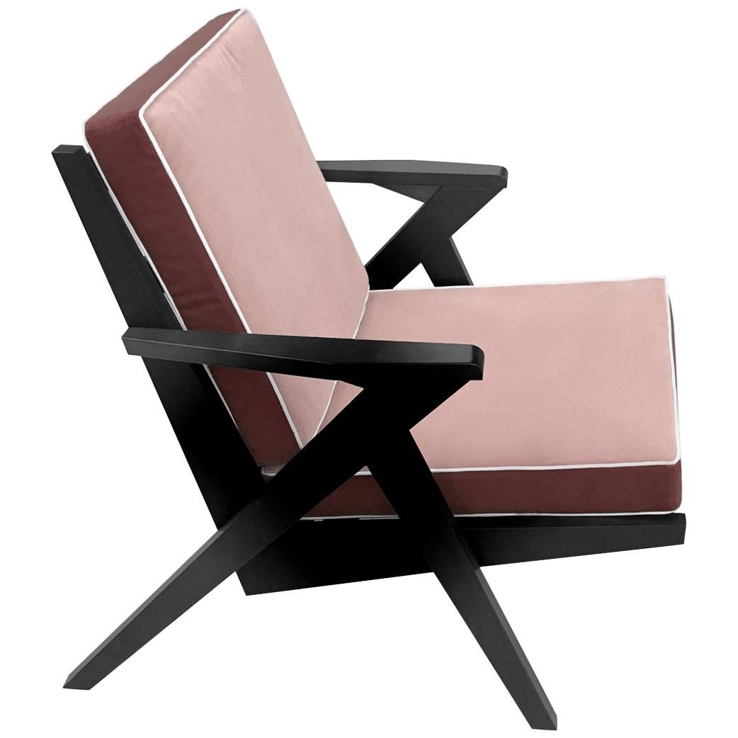 Contemporary Armchair in Wooden Structure and Pink Velvet Finish For Sale