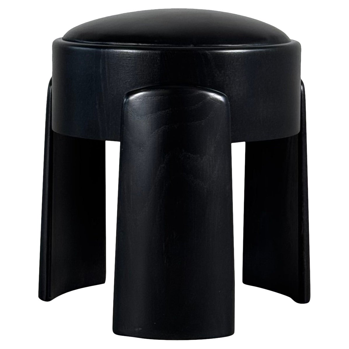 Tabouret contemporain en frêne noir, fait main, avec cuir pleine fleur de première qualité, FORME