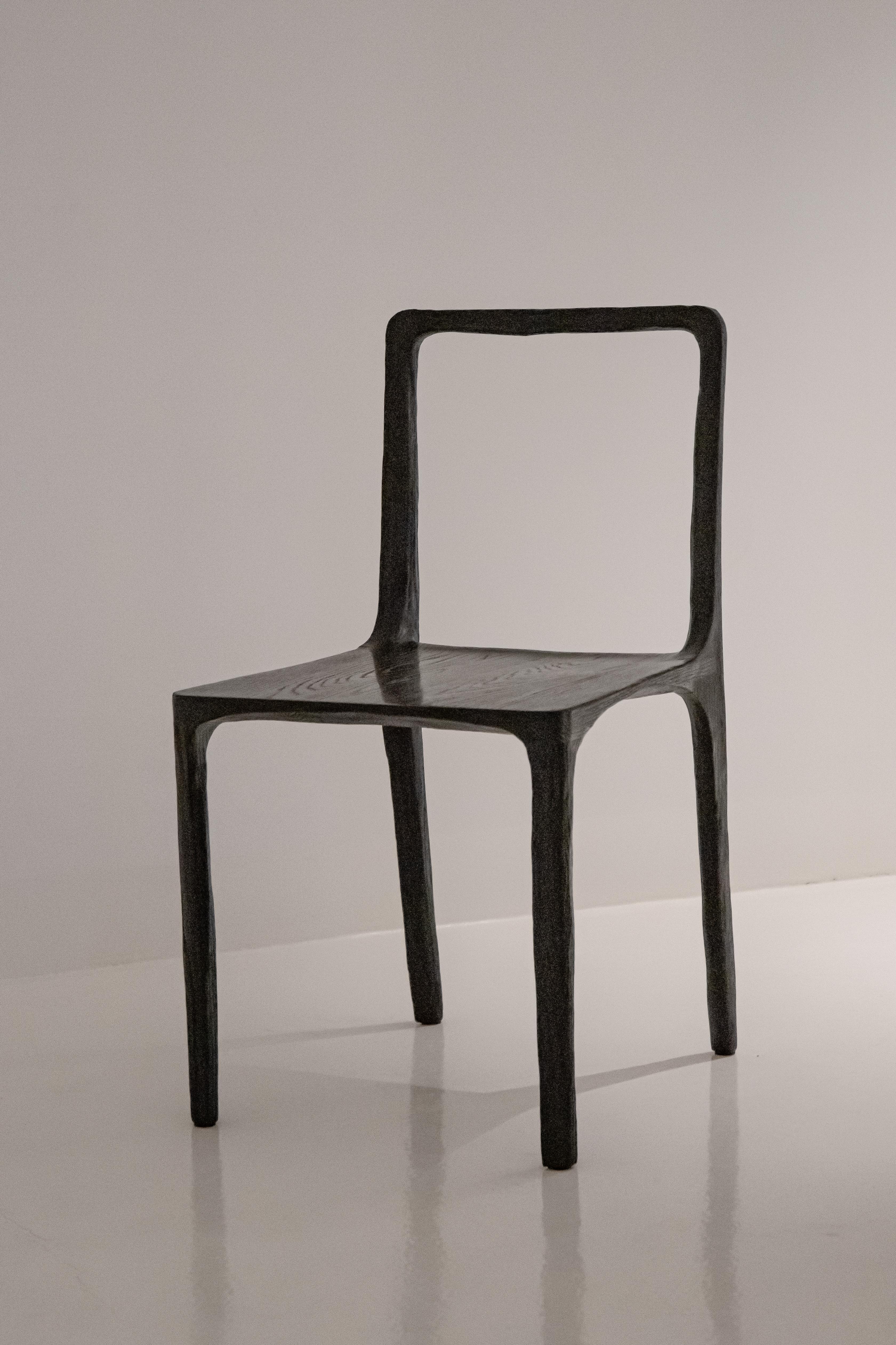 Die Collection'S verwendet den Archetypus des Möbels als Grundlage für die Skulptur, ein Prozess, bei dem die Skulptur an ihren Platz fällt. Von einer geometrischen Baugruppe bis hin zu einem organischen Objekt wird der menschliche Körper als
