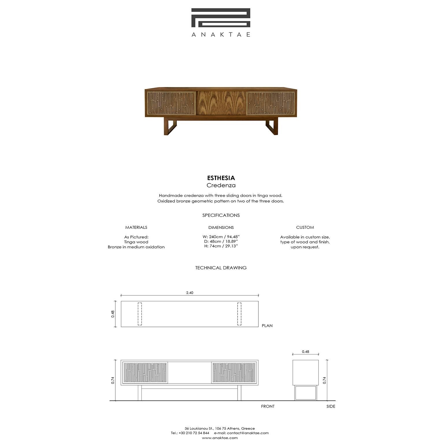 Buffet contemporain fait main « Esthesia » en bois avec écrans en laiton par Anaktae en vente 4