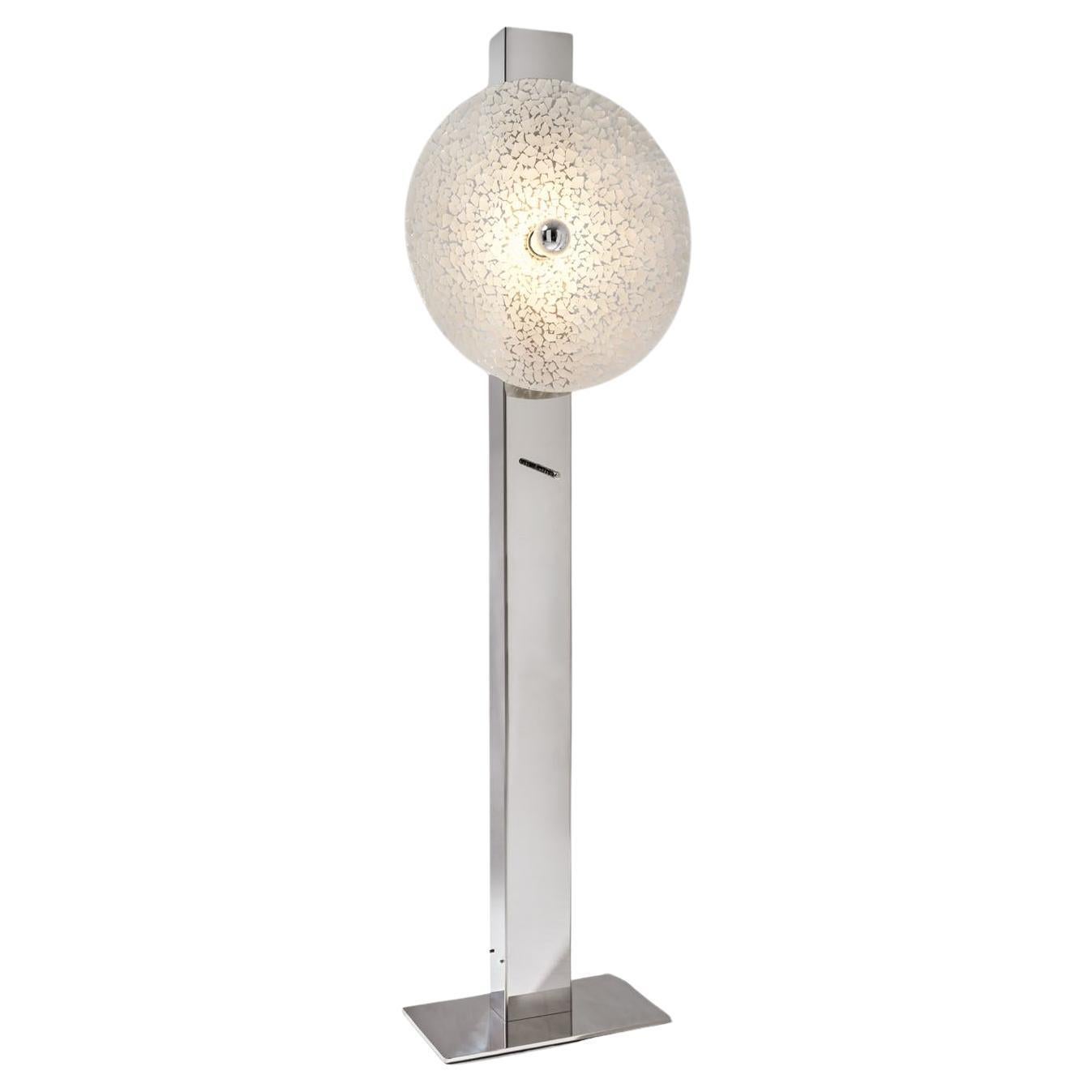 Lampada da terra contemporanea Hatch di YELLOWDOT, realizzata a mano con guscio d'uovo.