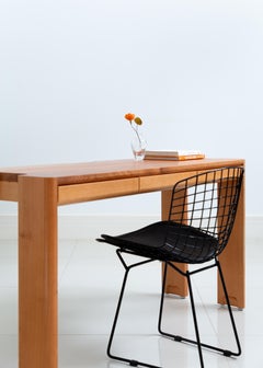 Bureau contemporain en bois dur tropical, fabriqué à la main par Leo Strauss