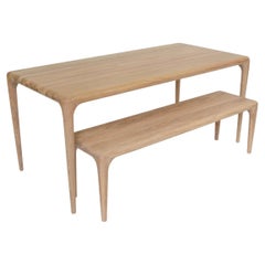 Contemporary Handcrafted Scandinavian Design Esstisch + Bank aus massiver Eiche.
