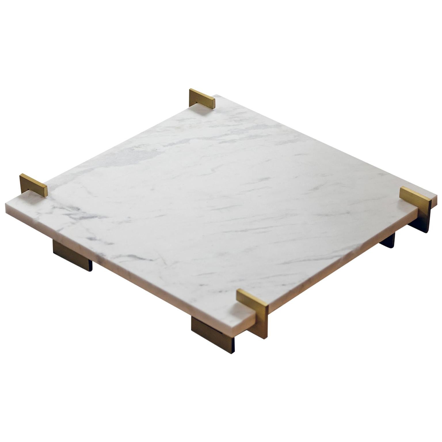 Vassoio quadrato contemporaneo artigianale "Aeolos" in marmo e ottone di Anaktae in vendita