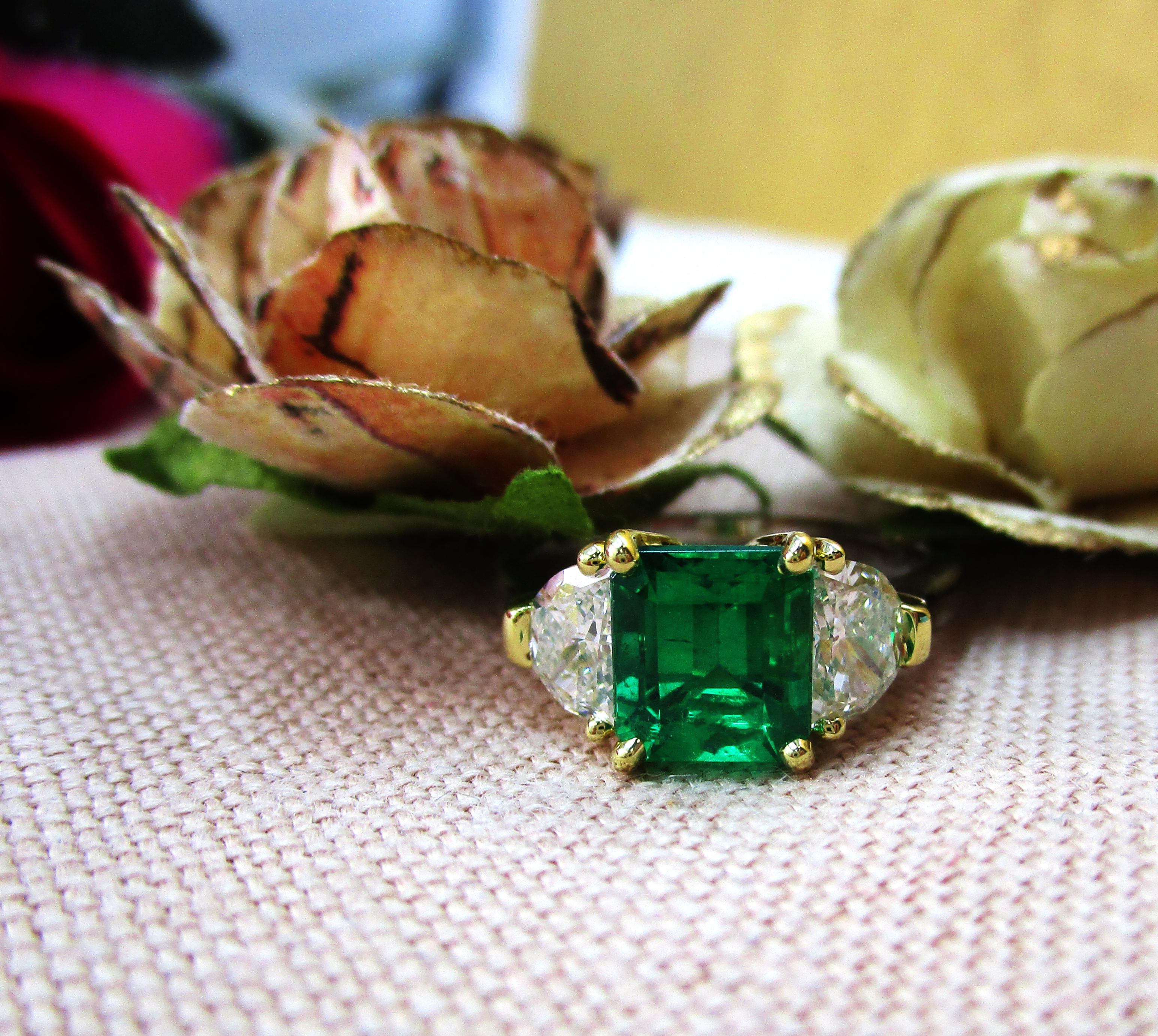 Contemporary Handmade 18K Yellow Gold Platinum Emerald Diamond Three-Stone Ring 3