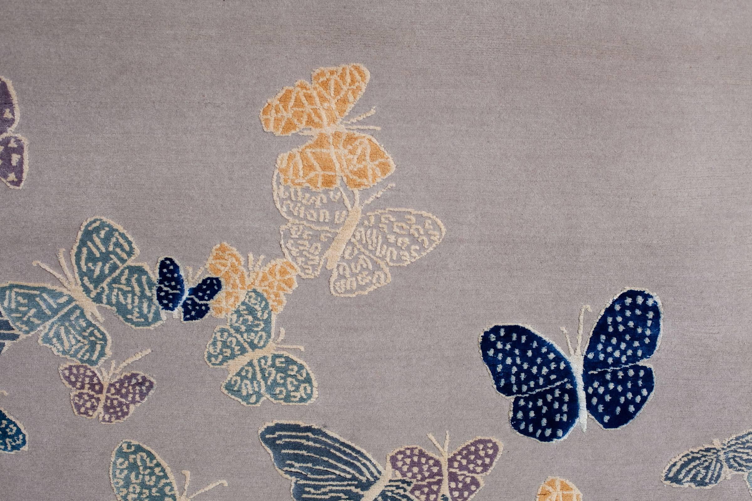 It's IN STOCK!
Sergio Mannino Studio's collection of rugs is expanded with new designs. This one measures 6' x 8' (180x240cm).
Hand-drawn butterflies seem to come out of the floor. The background is wool, while the butterflies are made with silk.