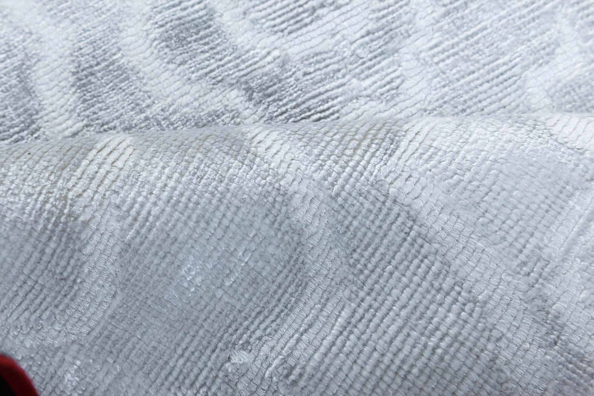 Doris Leslie Blau collection tapis Camélia fait main en soie blanche.
Taille : 10'10