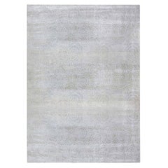 Tapis contemporain Camellia fait à la main en soie blanche par Doris Leslie Blau