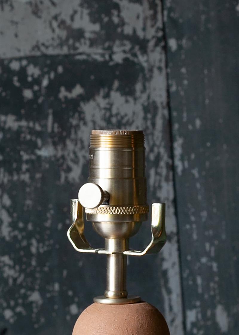Zeitgenössische, handgefertigte Devoe-Lampe aus Keramik im Zustand „Neu“ im Angebot in Brooklyn, NY