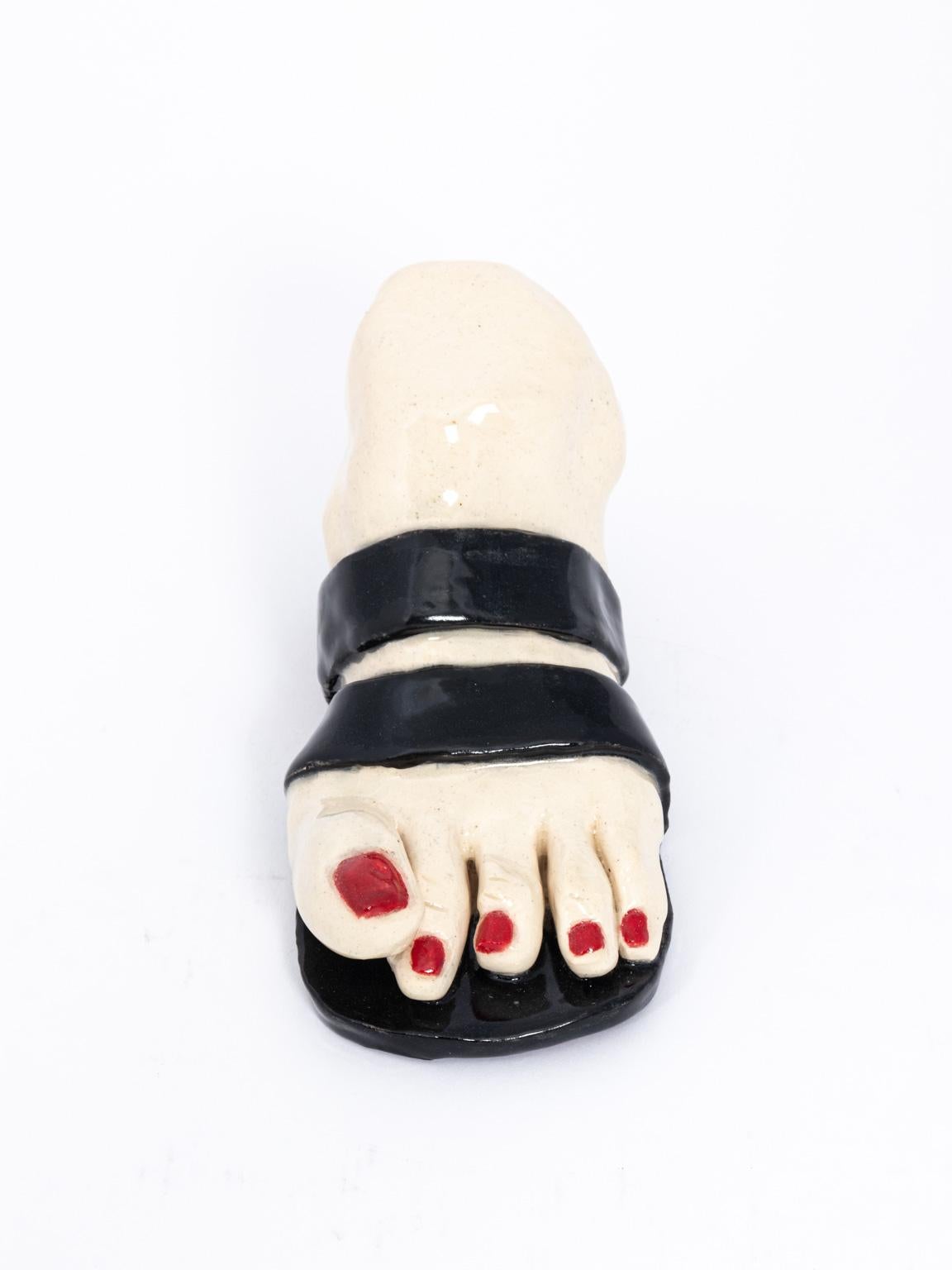 Contemporary Handmade Ceramic Foot In Good Condition For Sale In Stamford, CT