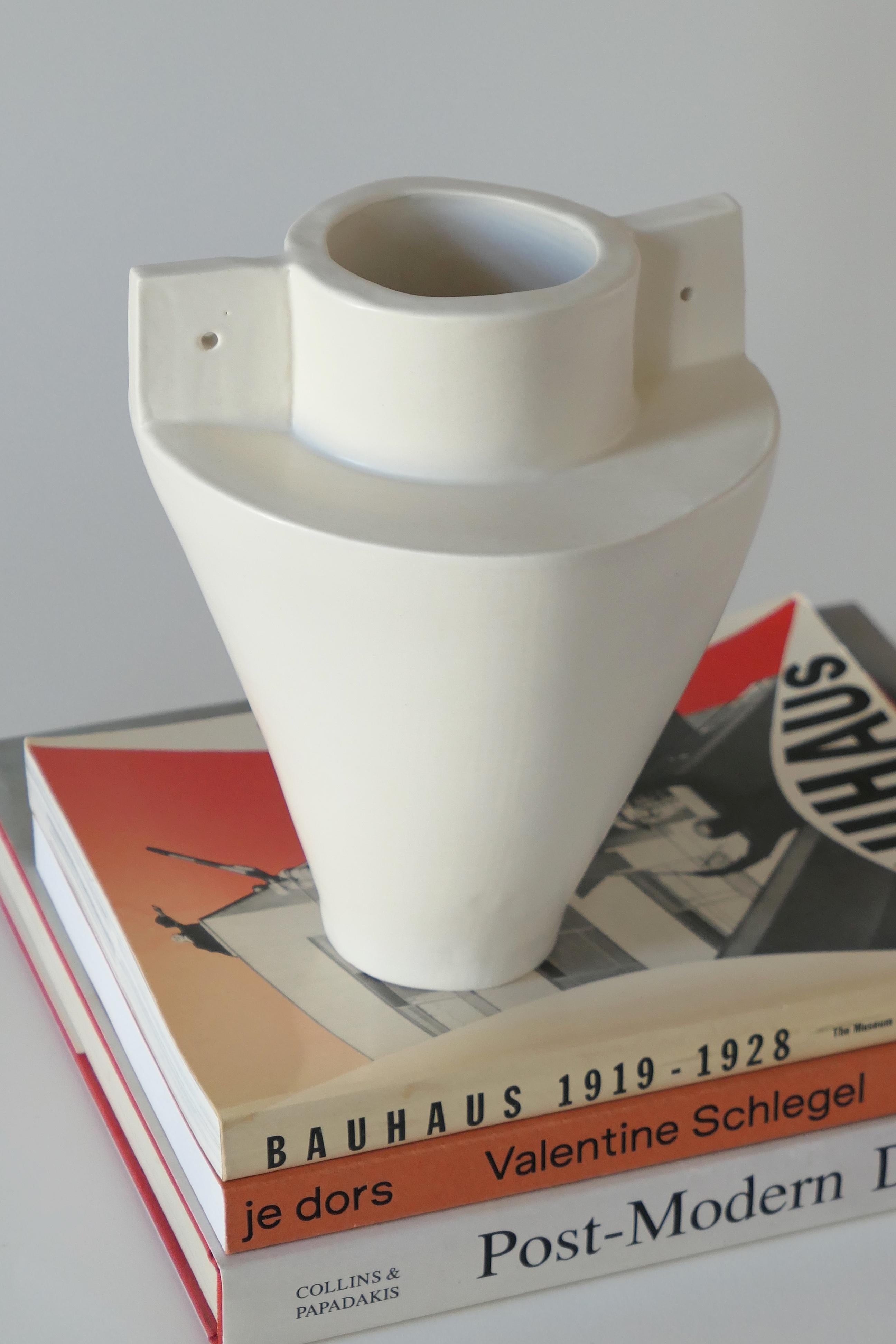 XXIe siècle et contemporain Vase en céramique contemporain fait à la main en vente