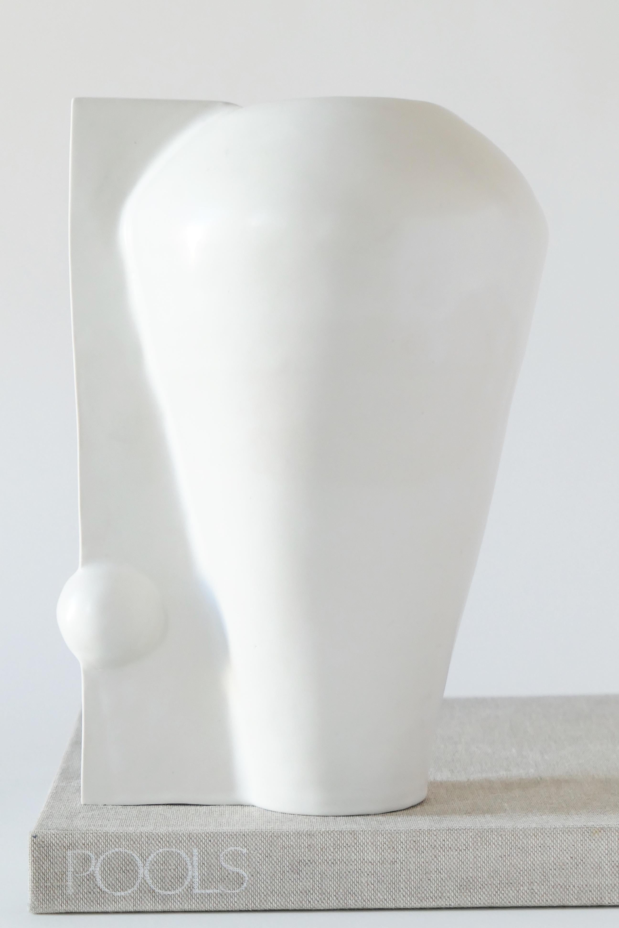 Vase en céramique contemporain fait à la main  en vente 1