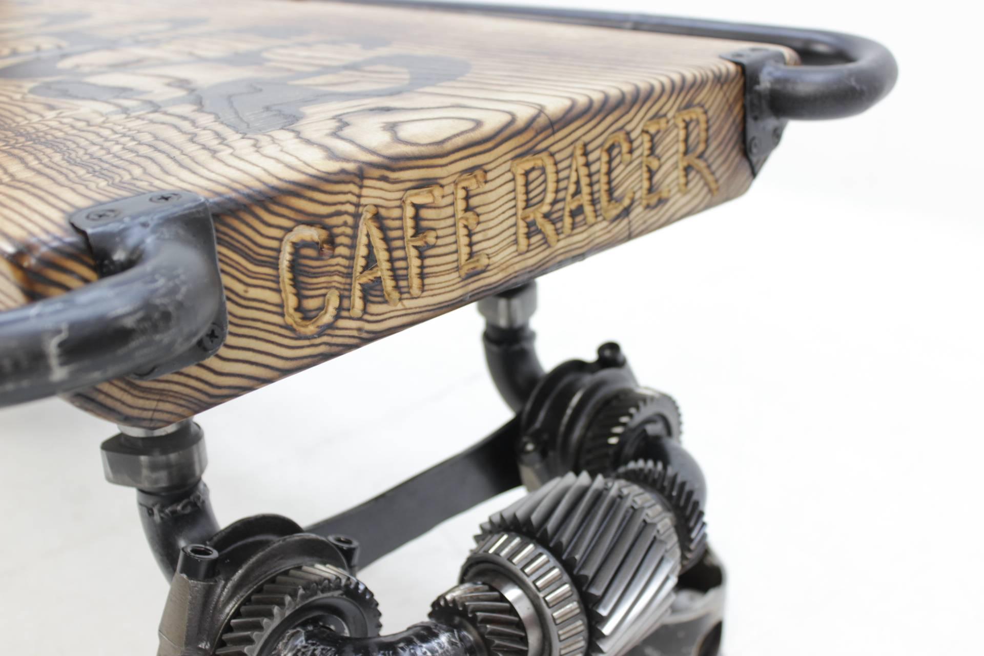 Zeitgenössischer handgefertigter Couchtisch „Cafe Racer“ von Baldos im Angebot 3