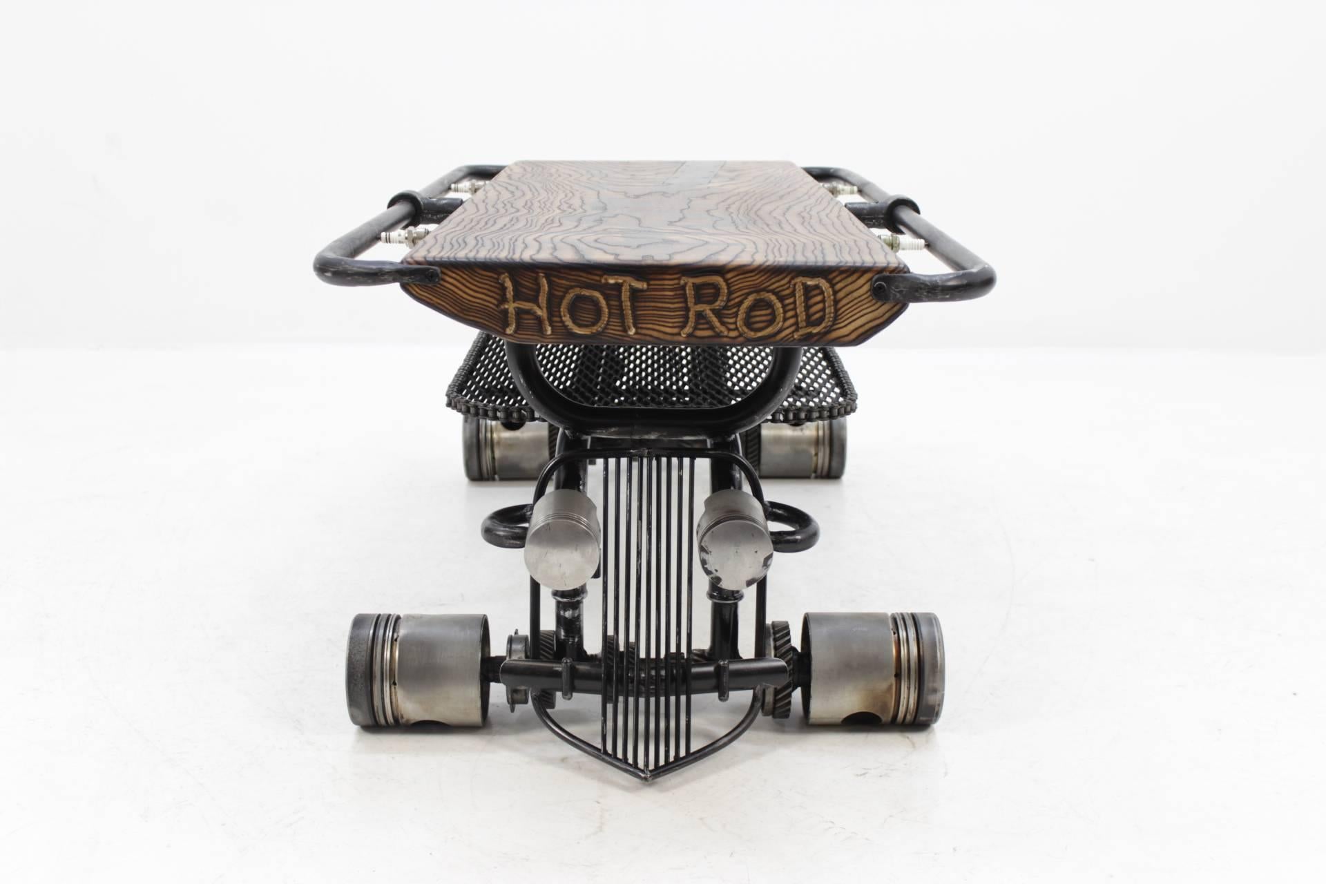Moderne Table basse contemporaine faite à la main « Hot Rod » de Baldos en vente