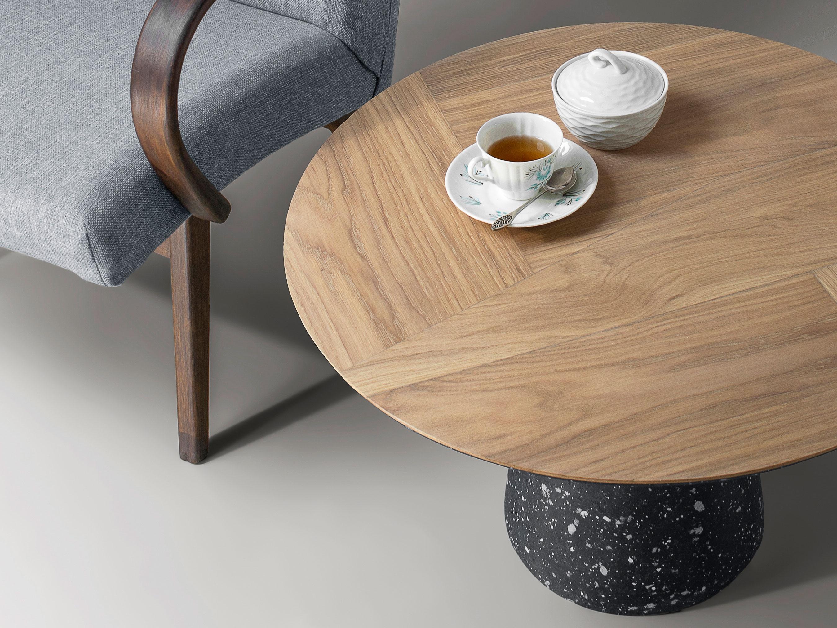 Hand-Crafted Modern round coffee table oak, black concrete by Donatas Žukauskas For Sale