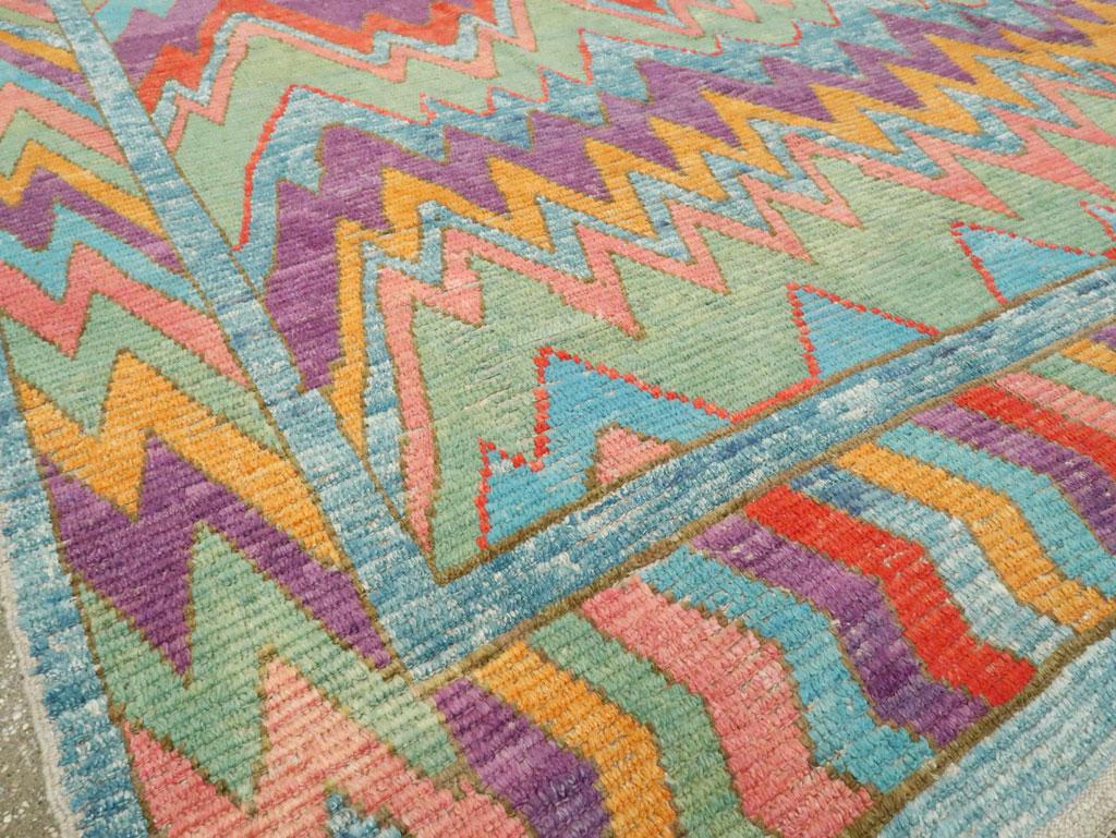 Tapis Shag turc contemporain fait à la main:: coloré:: de la taille d'une pièce en vente 1