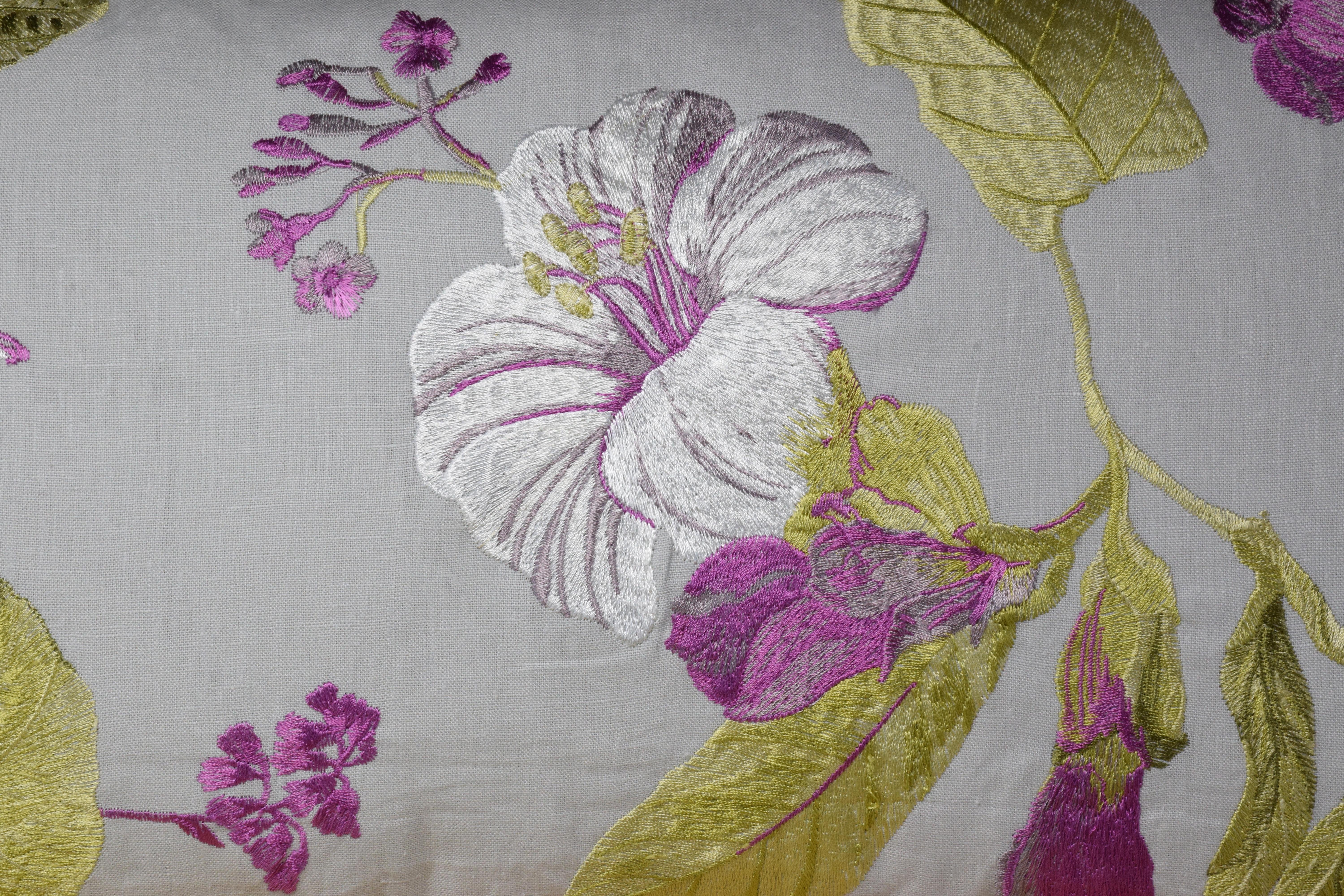 Contemporary Handmade Designer Floral Pillow In New Condition For Sale In Paris, FR