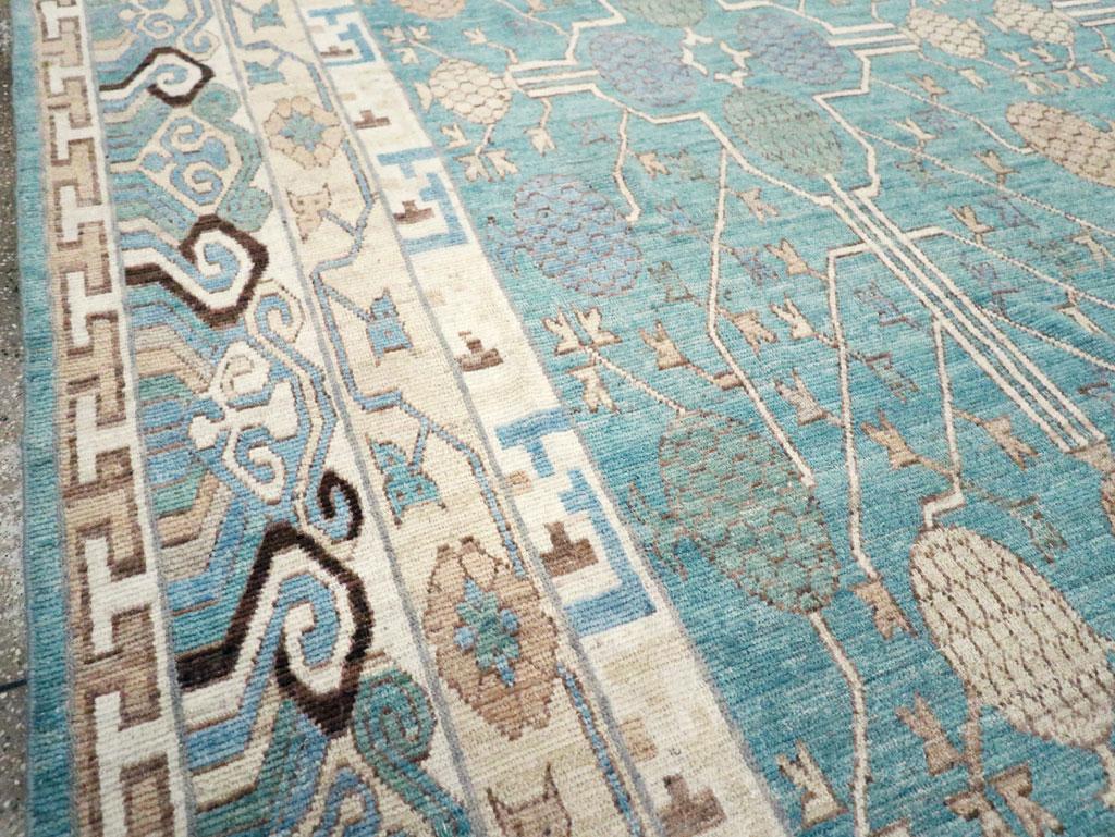Zeitgenössischer handgefertigter großformatiger Ostturkestan-Khotan-Teppich (Handgeknüpft) im Angebot
