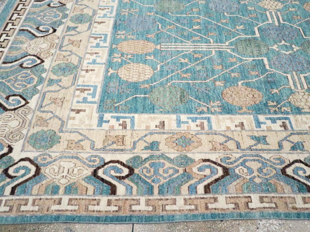 Zeitgenössischer handgefertigter großformatiger Ostturkestan-Khotan-Teppich (21. Jahrhundert und zeitgenössisch) im Angebot