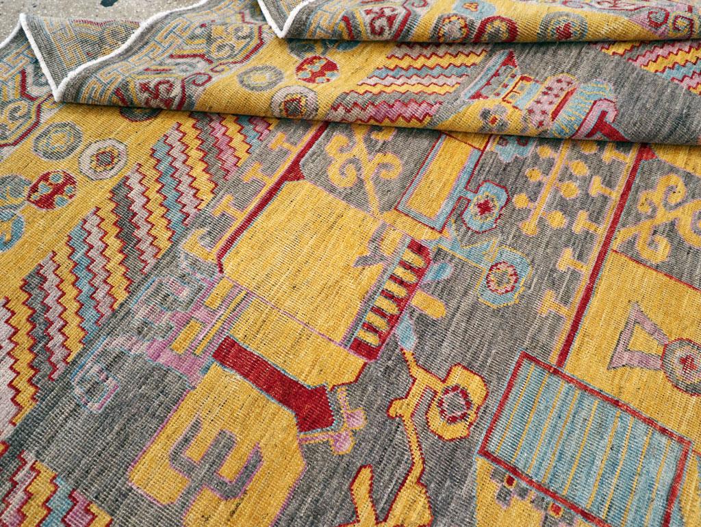 Zeitgenössischer handgefertigter Ostturkestanischer Khotan-Teppich in Zimmergröße im Angebot 1