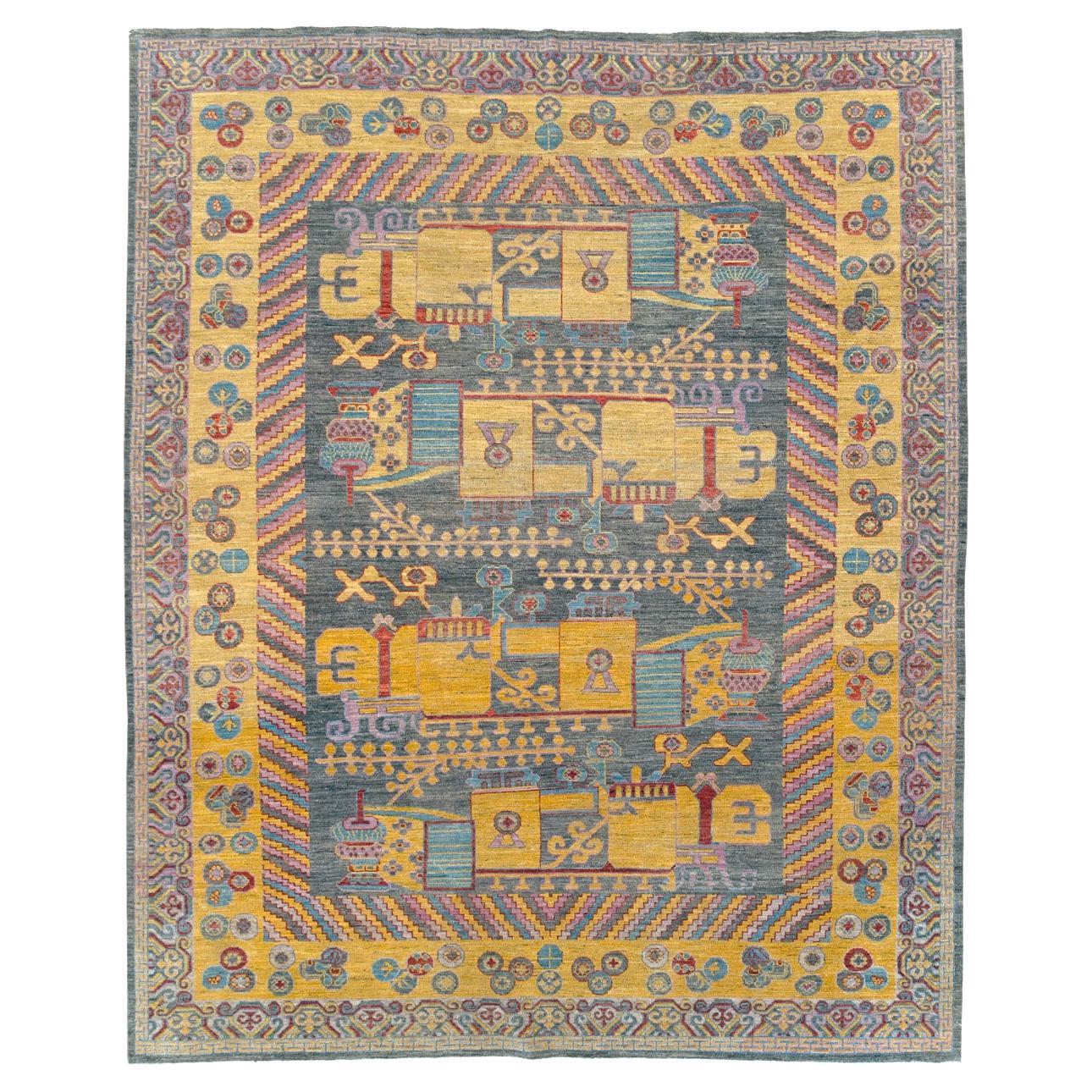Zeitgenössischer handgefertigter Ostturkestanischer Khotan-Teppich in Zimmergröße im Angebot